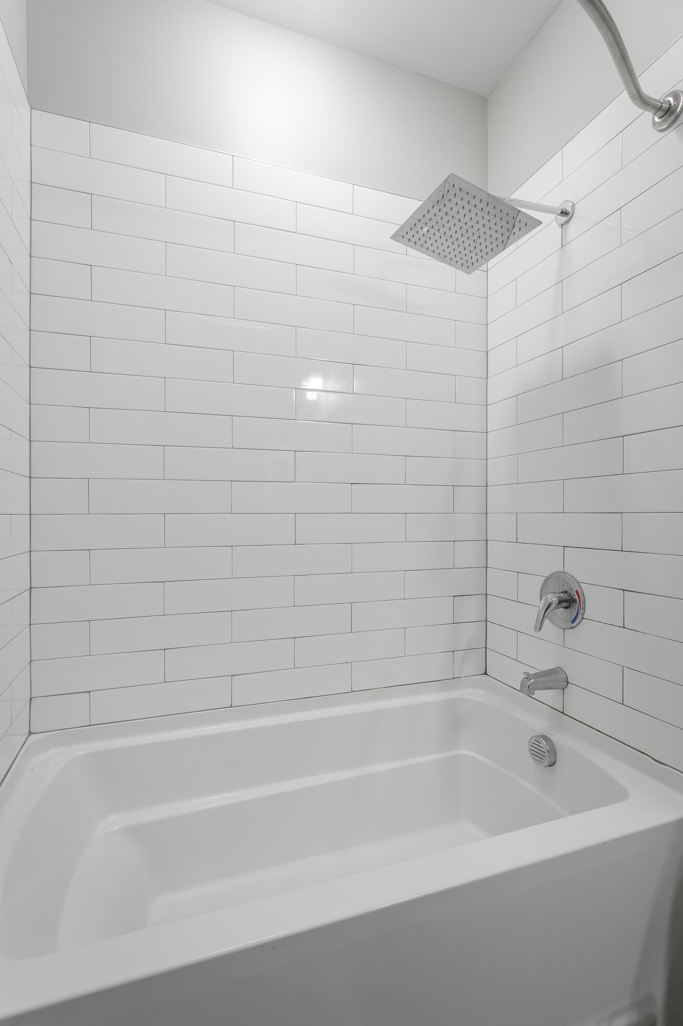 782 Riverfront Parkway, 216