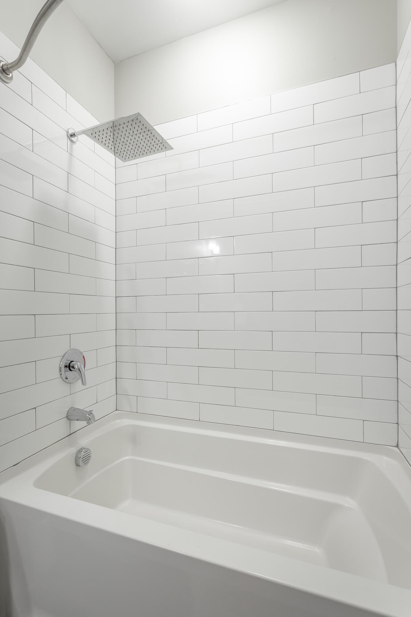 782 Riverfront Parkway, 216