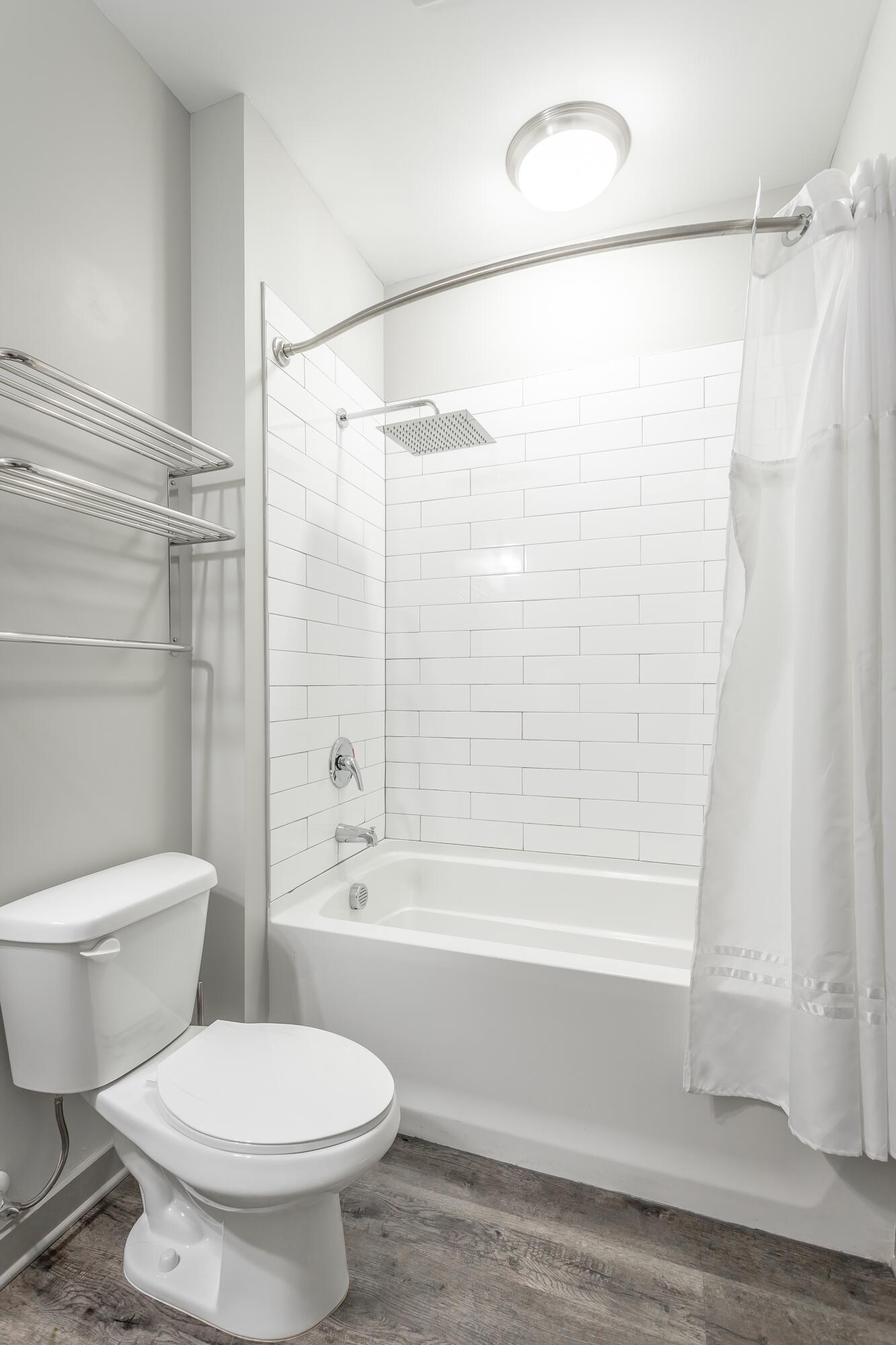 782 Riverfront Parkway, 216