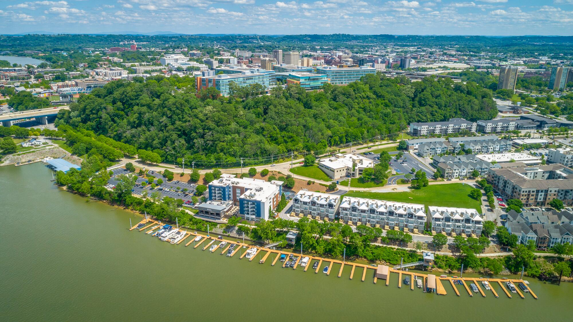 782 Riverfront Parkway, 216