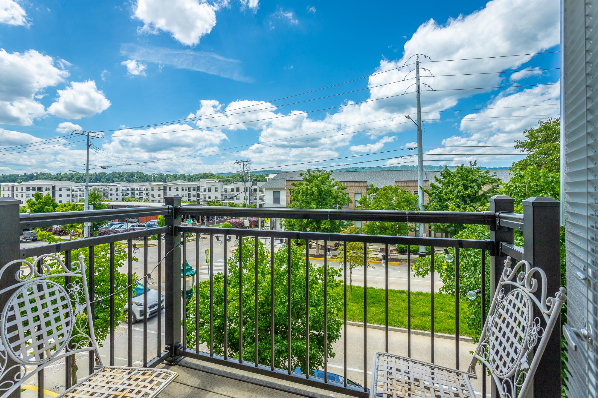 782 Riverfront Parkway, 216