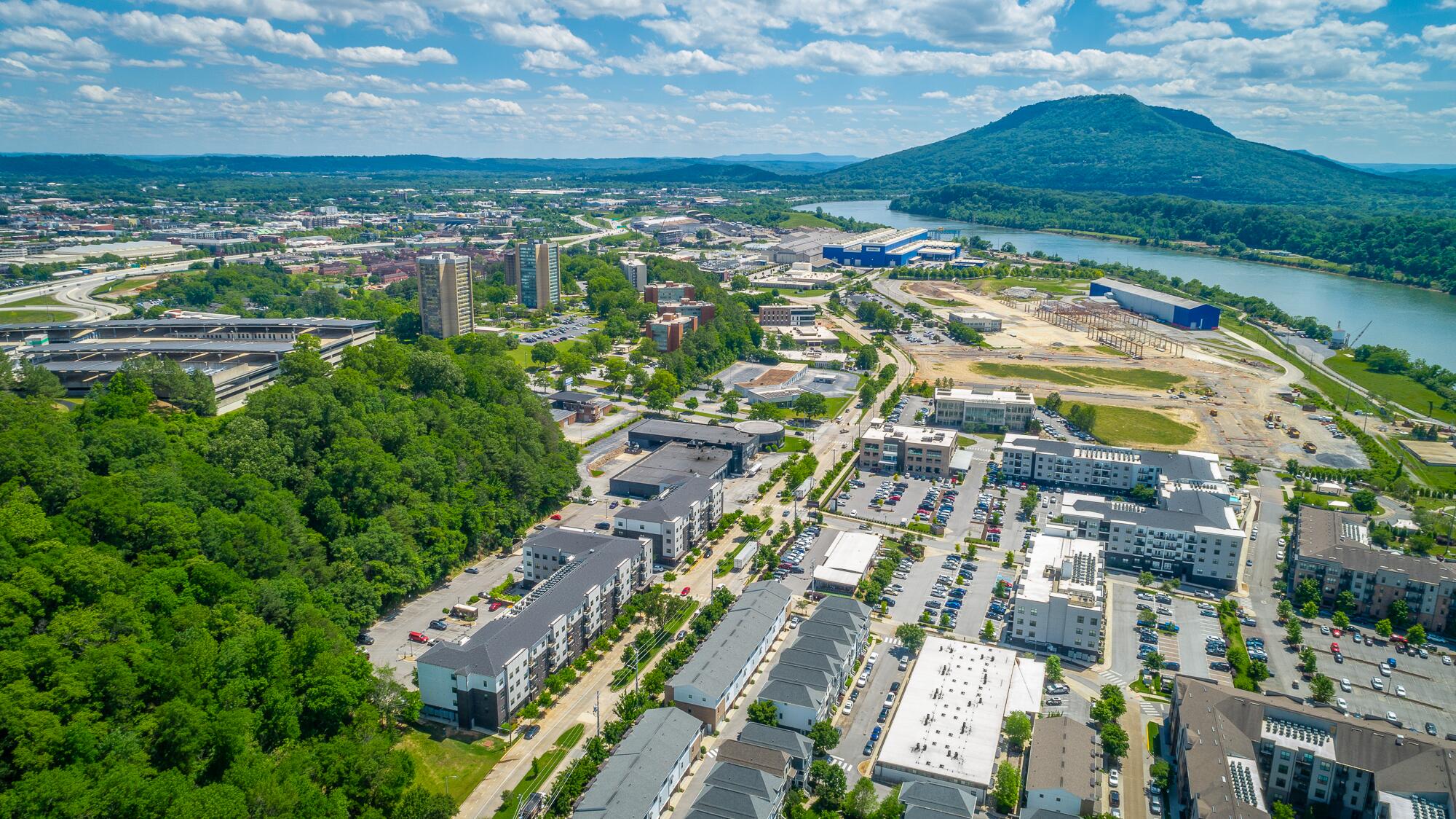 782 Riverfront Parkway, 216