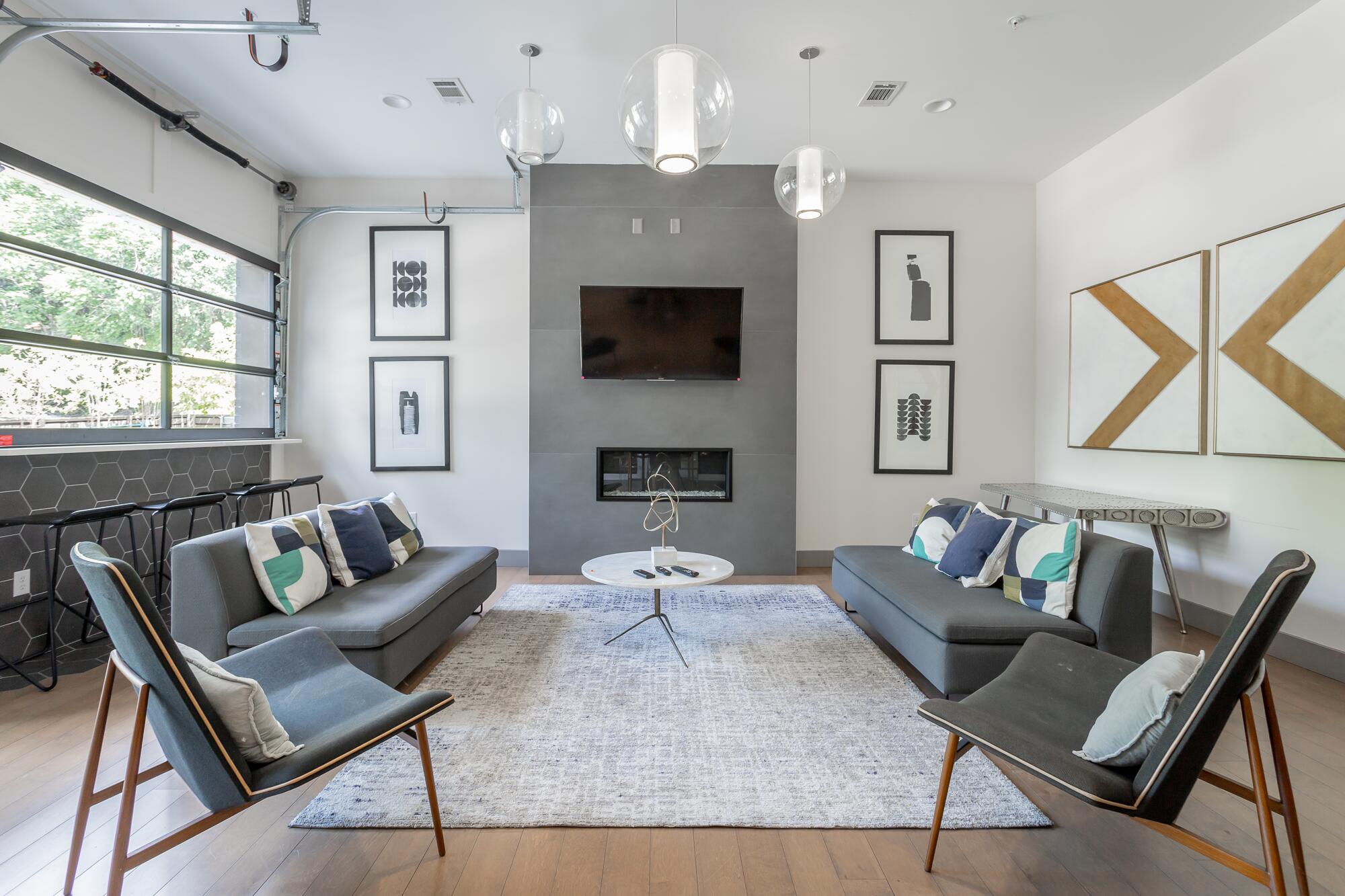 782 Riverfront Parkway, 216