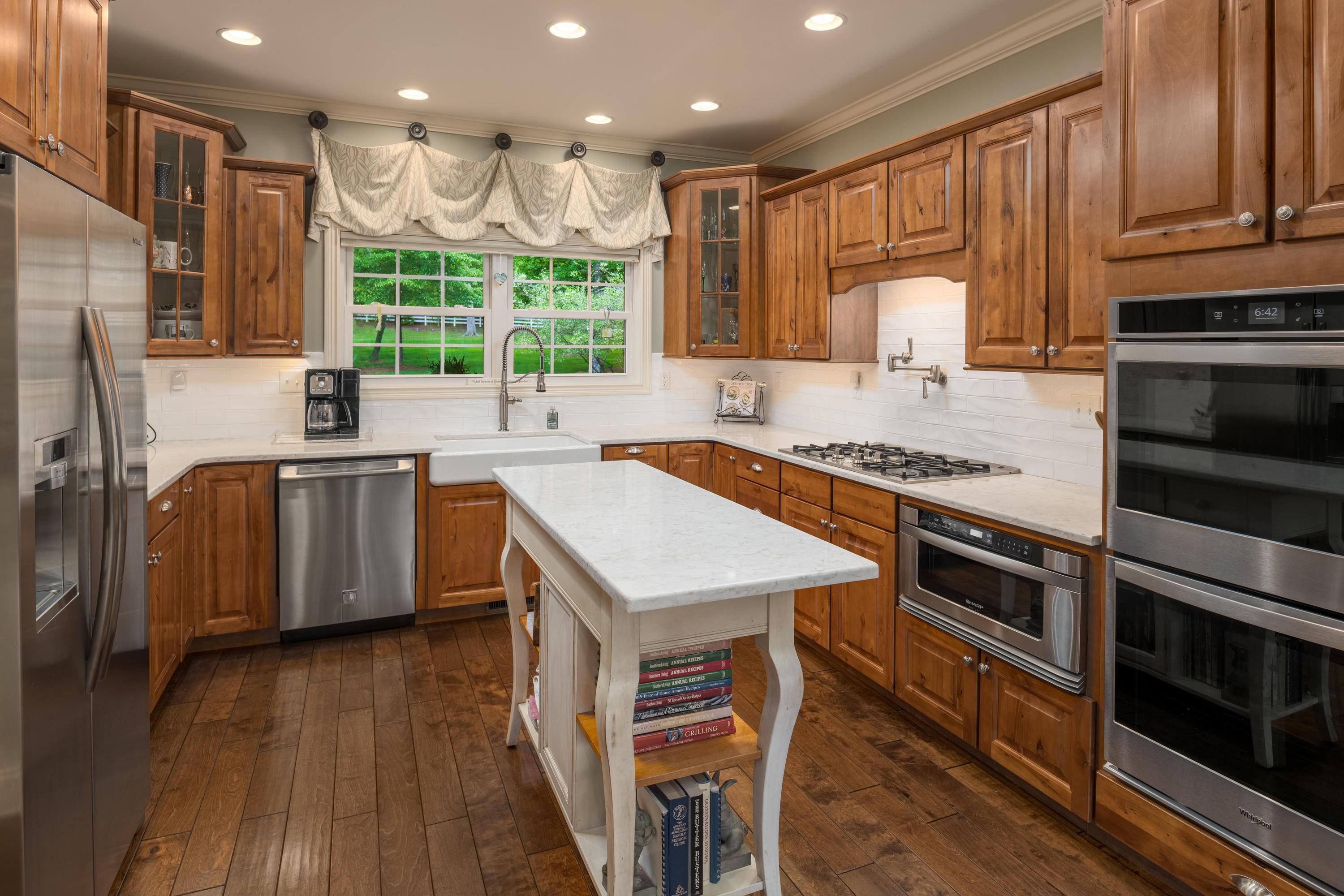 480 Lake Harbor Drive