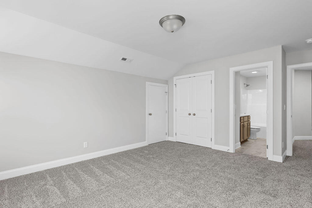 8880 Knolling Loop, 35