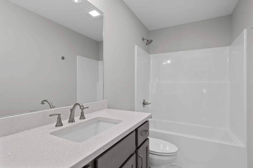 8880 Knolling Loop, 35