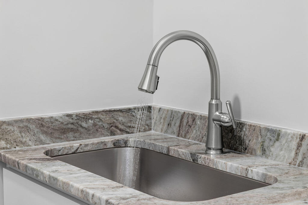 8880 Knolling Loop, 35