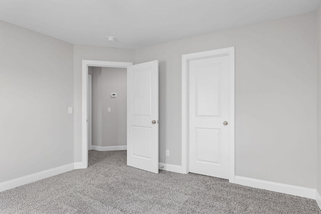 8880 Knolling Loop, 35