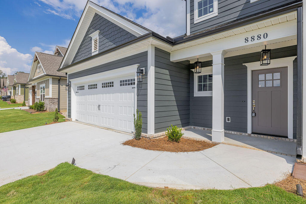 8880 Knolling Loop, 35