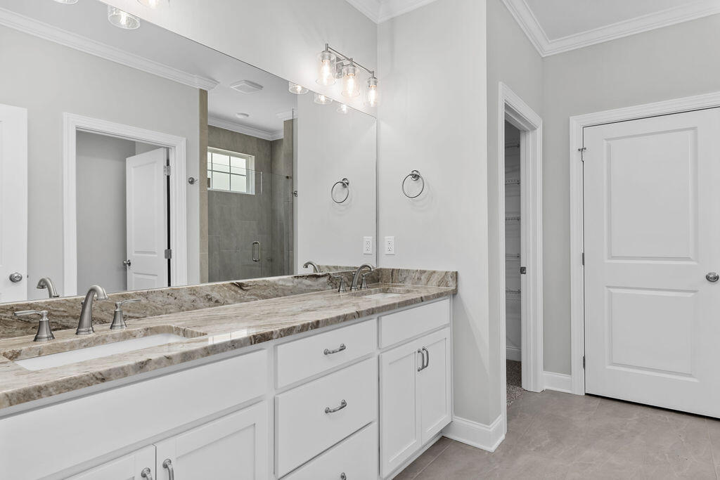 8880 Knolling Loop, 35