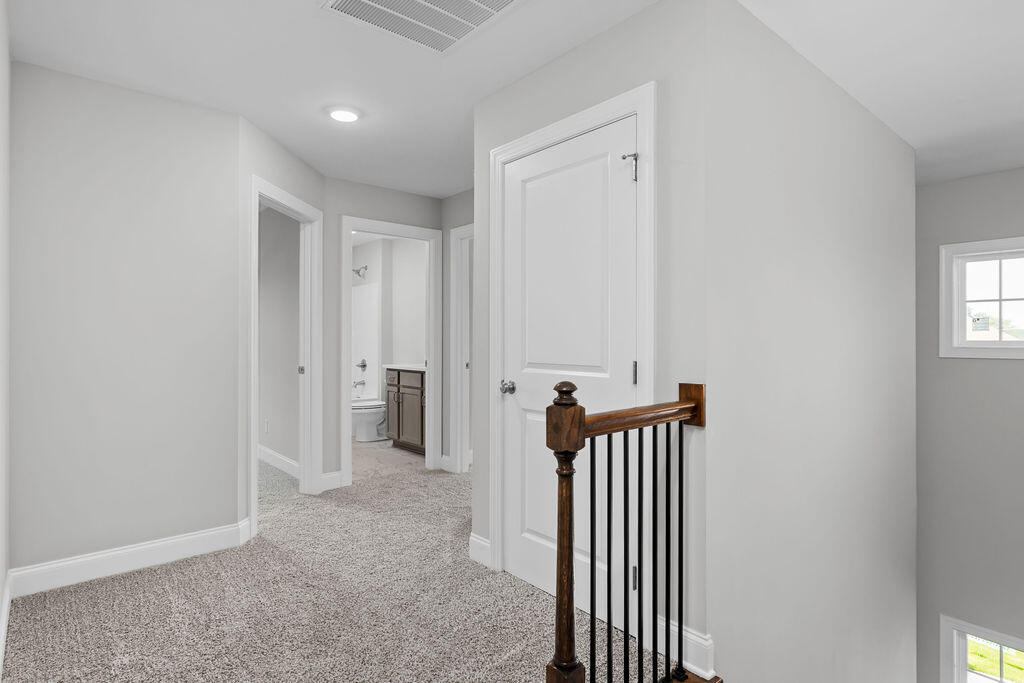 8880 Knolling Loop, 35