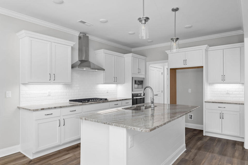 8880 Knolling Loop, 35