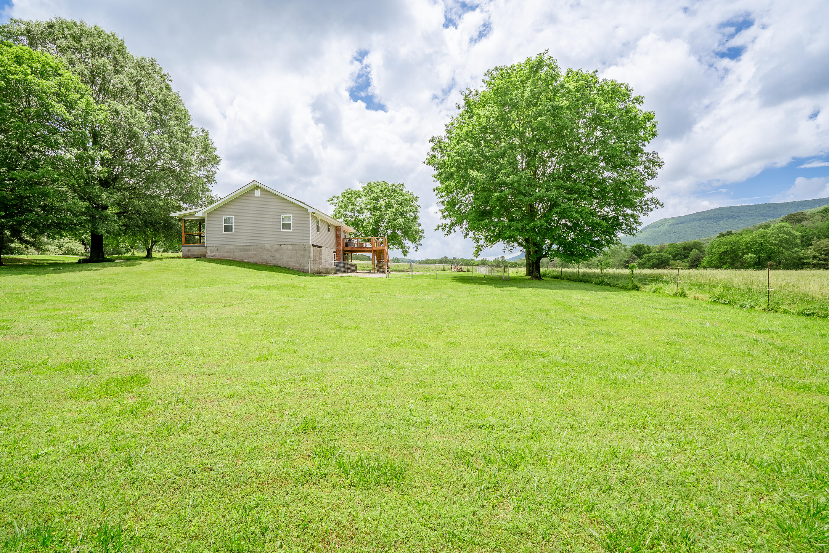 976 Chamberlain Road, LaFayette