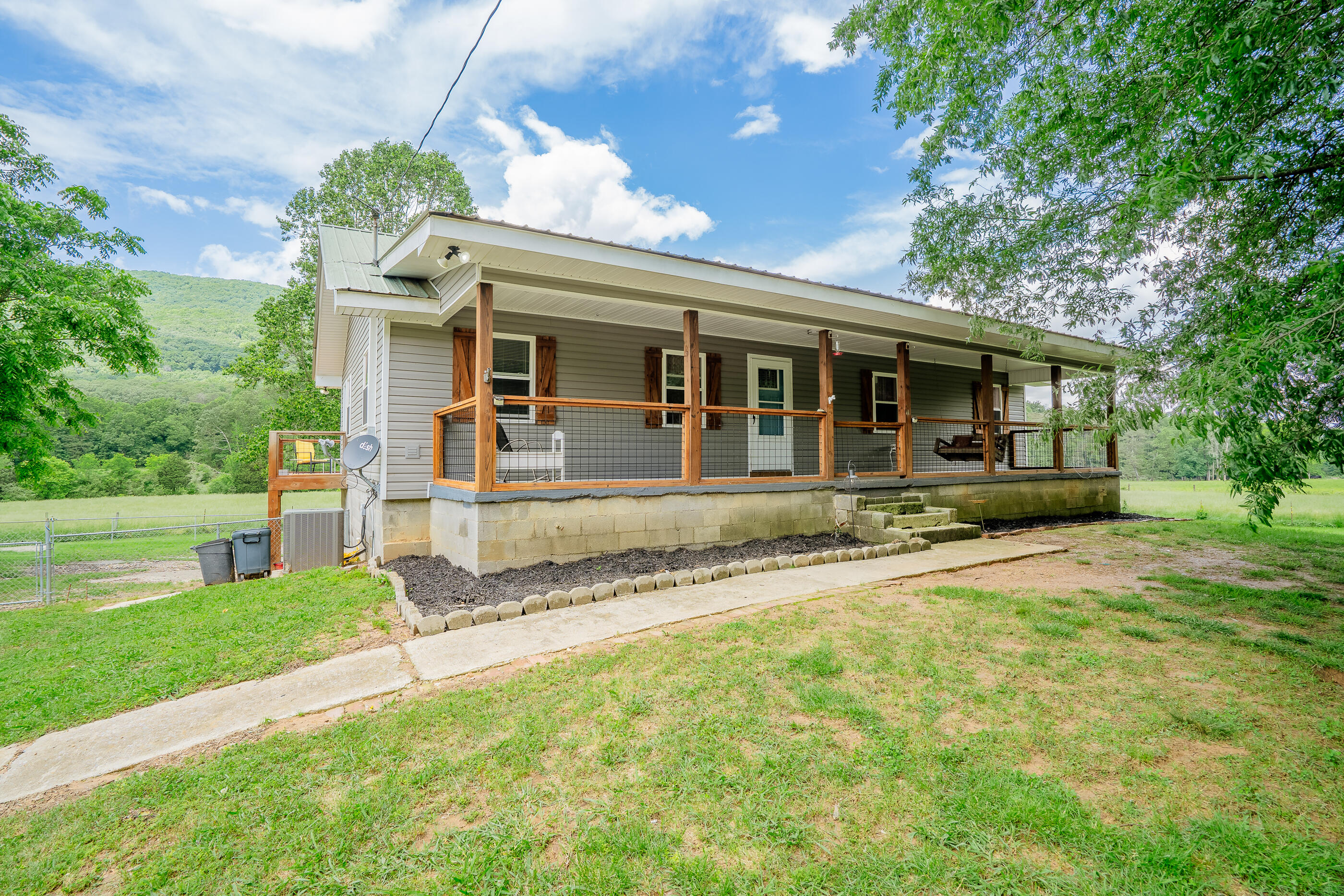 976 Chamberlain Road, LaFayette