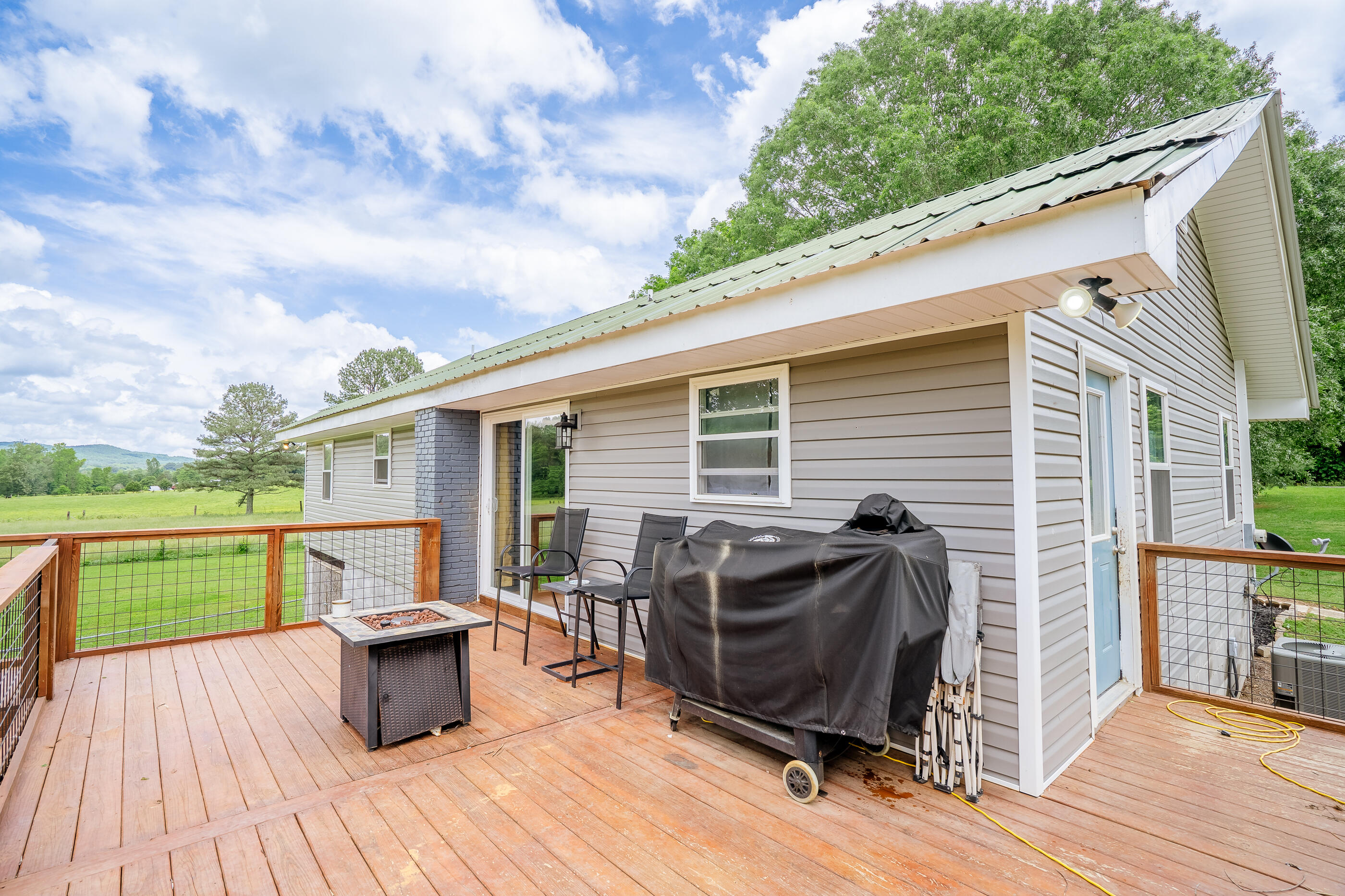 976 Chamberlain Road, LaFayette