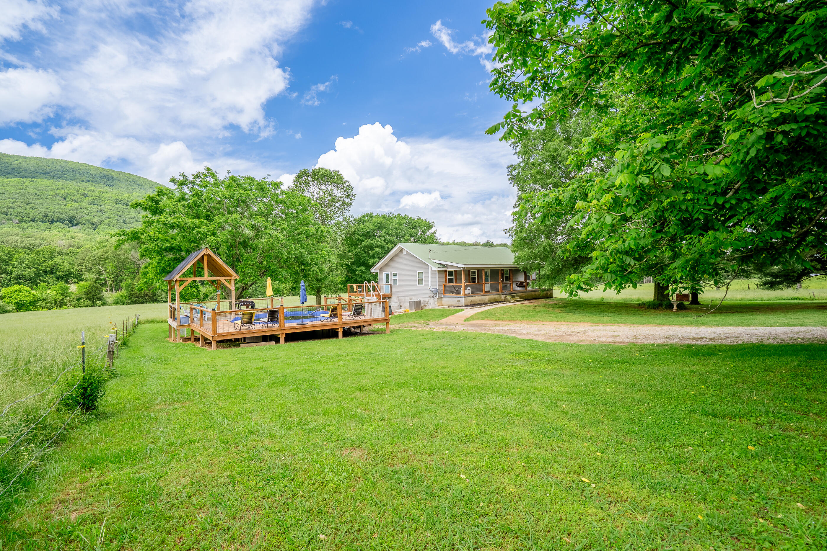 976 Chamberlain Road, LaFayette