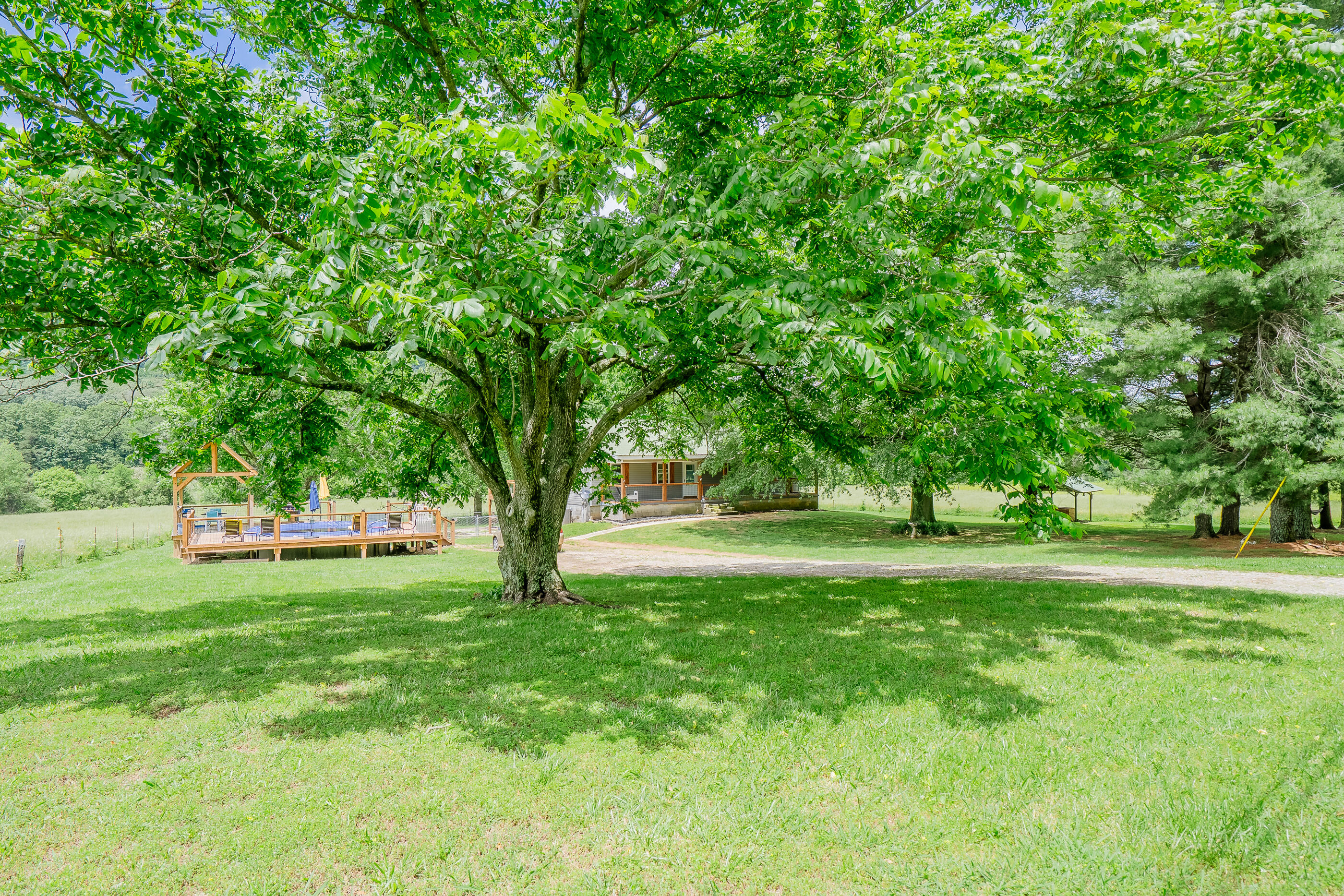 976 Chamberlain Road, LaFayette