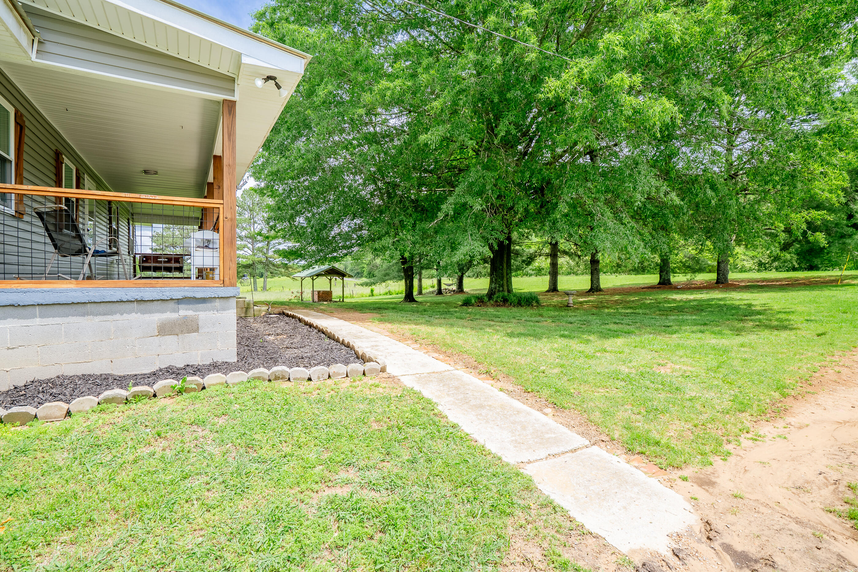 976 Chamberlain Road, LaFayette