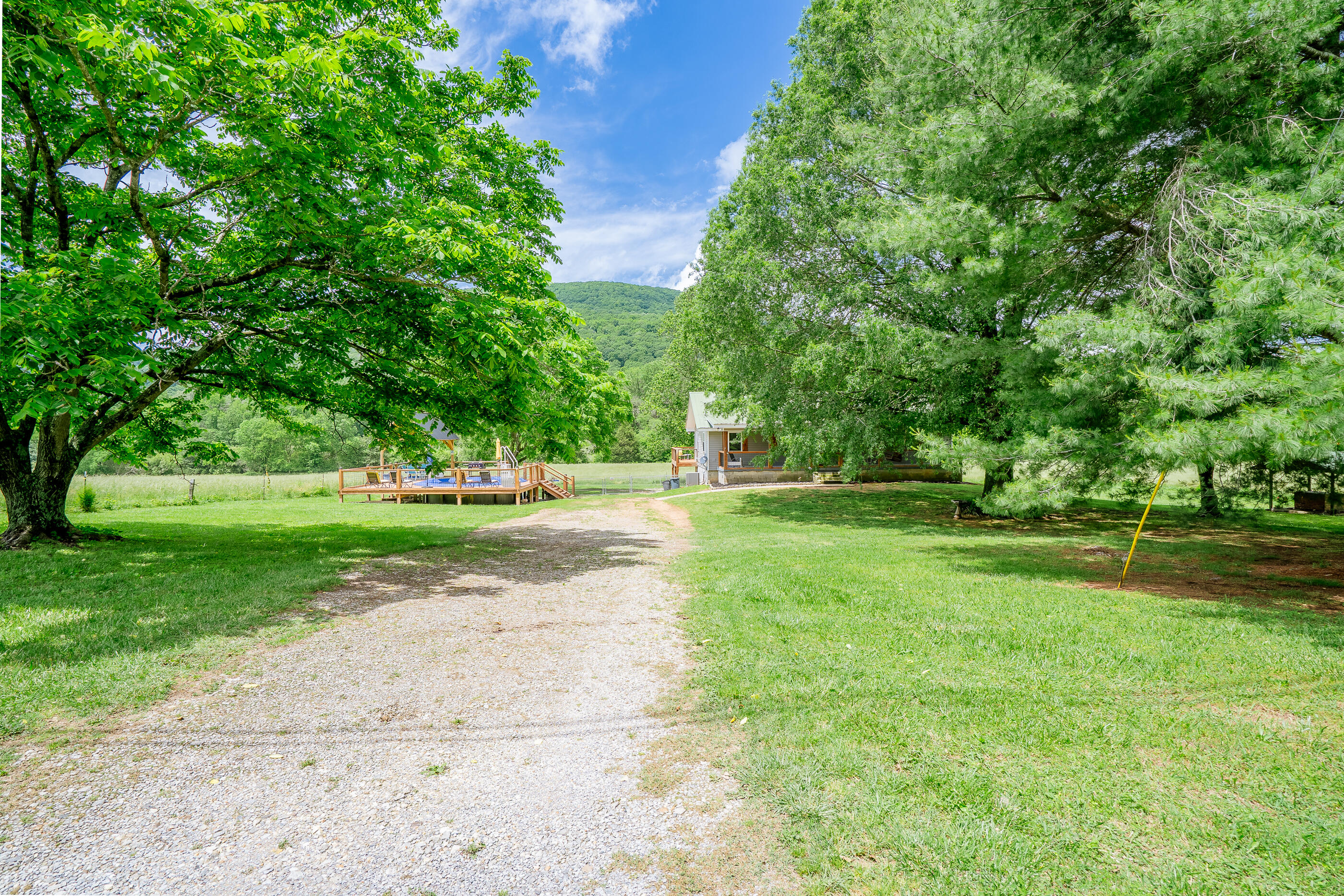 976 Chamberlain Road, LaFayette