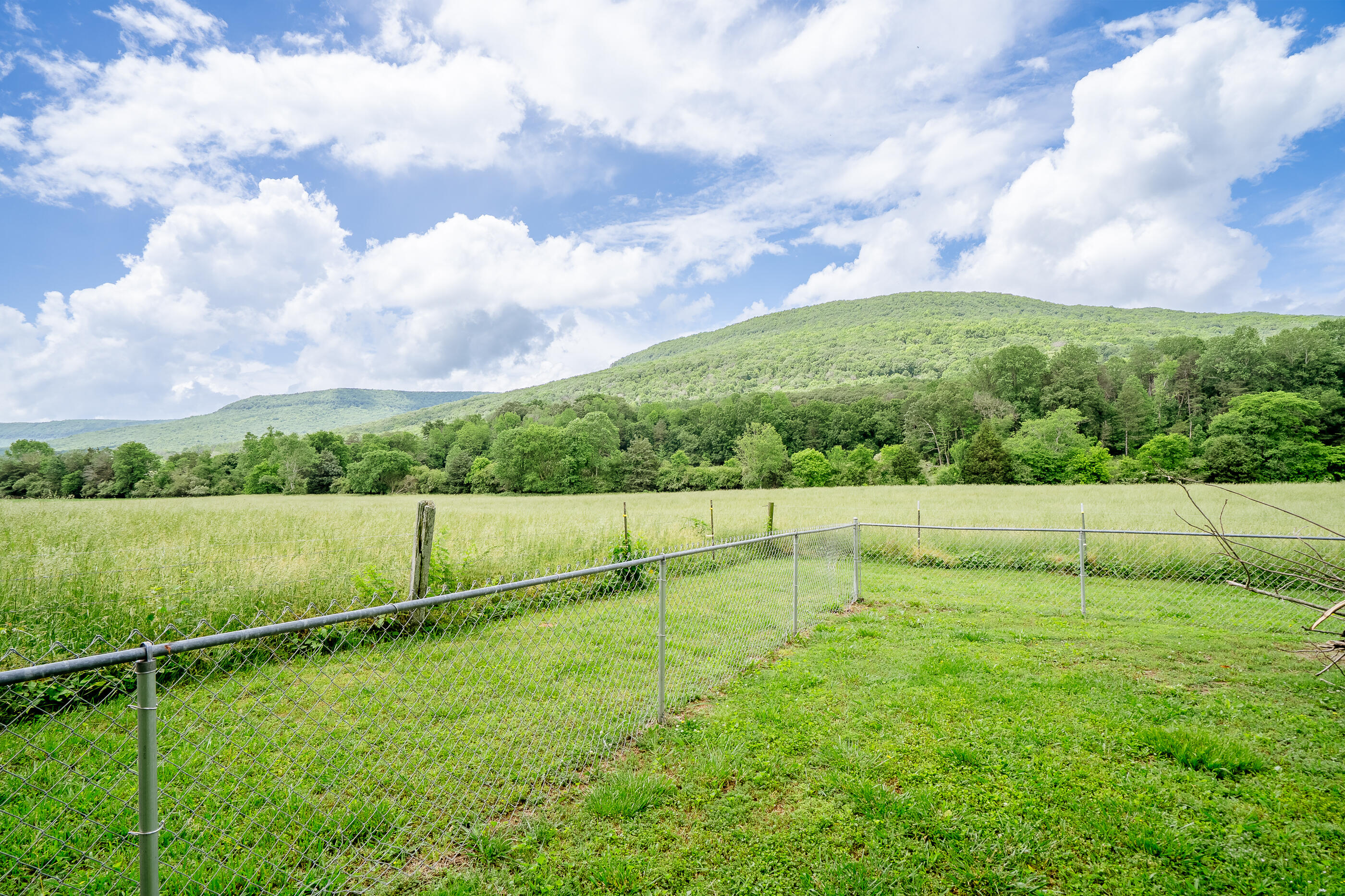 976 Chamberlain Road, LaFayette