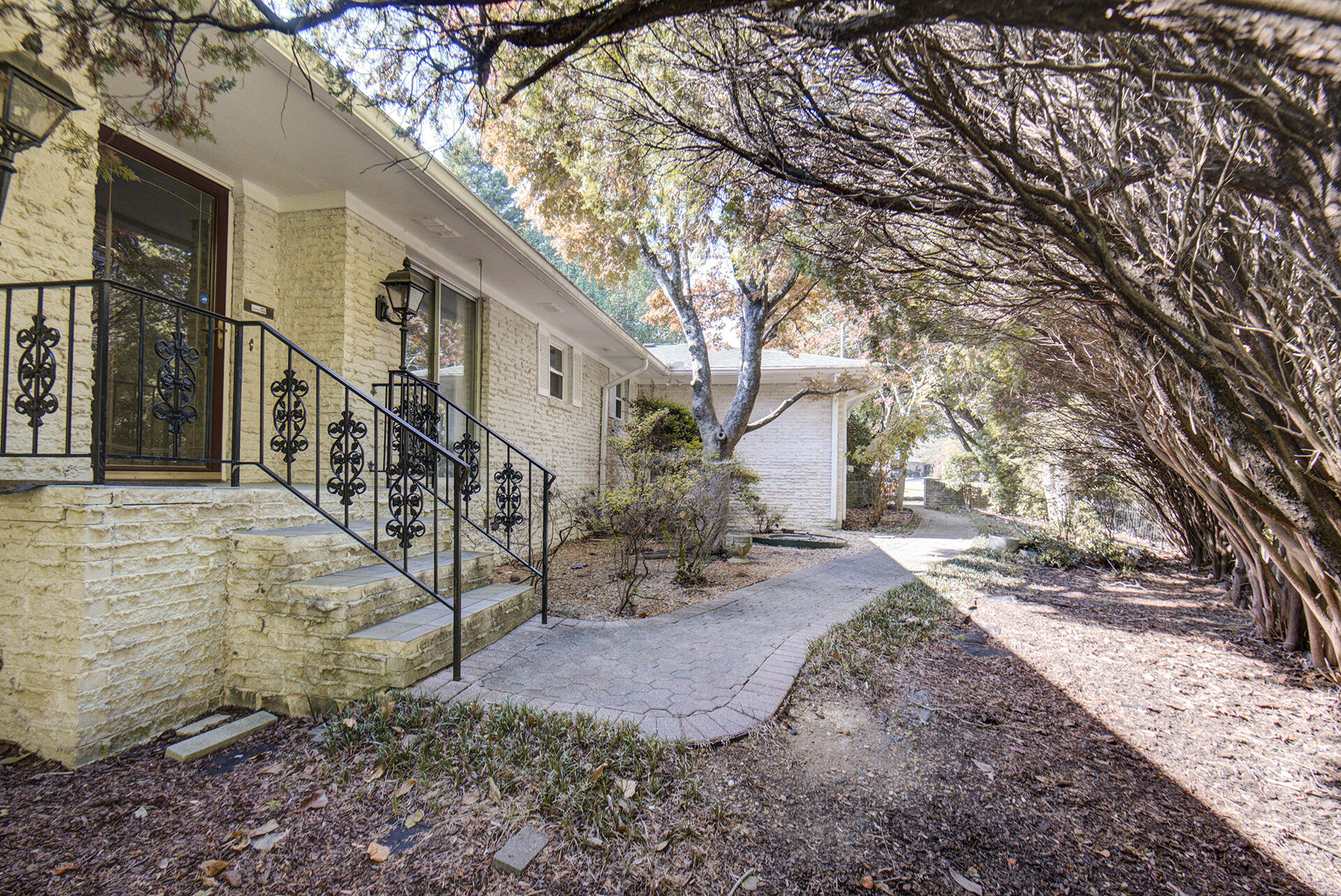5851 N Park Road