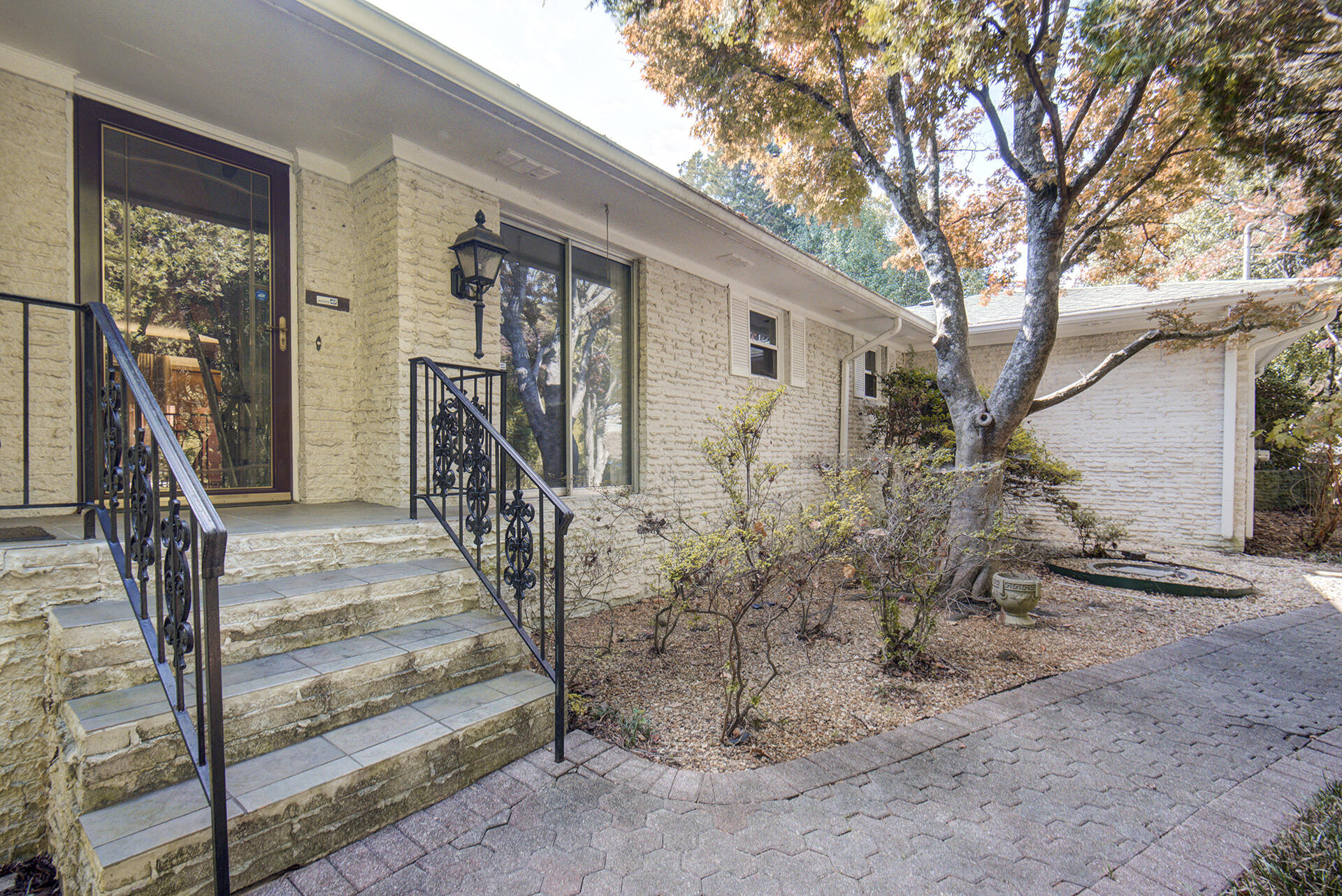 5851 N Park Road