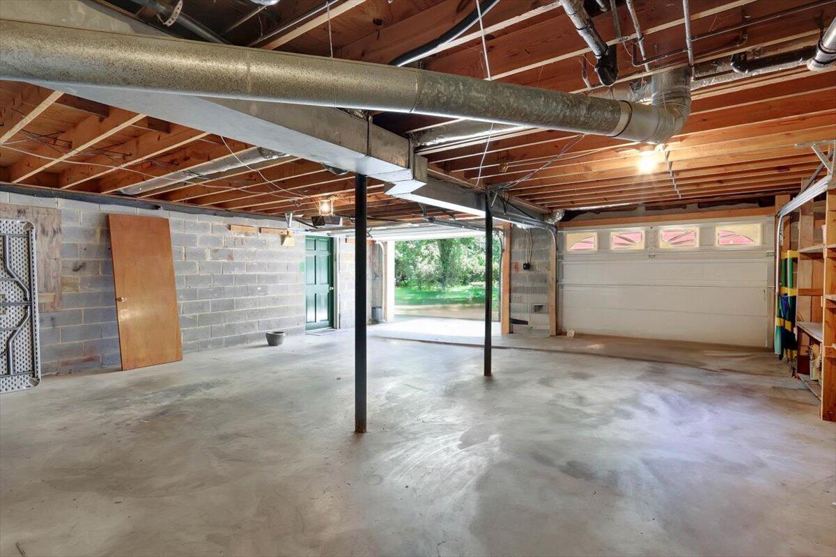 425 Lullwater Road
