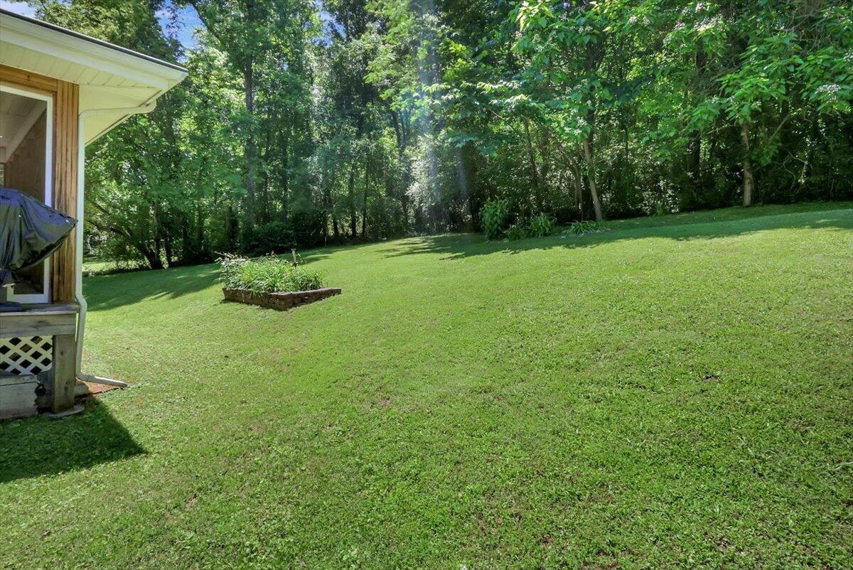425 Lullwater Road