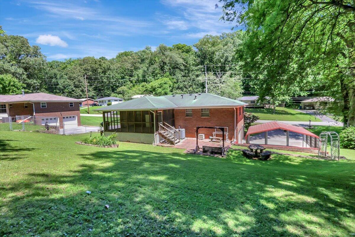 425 Lullwater Road