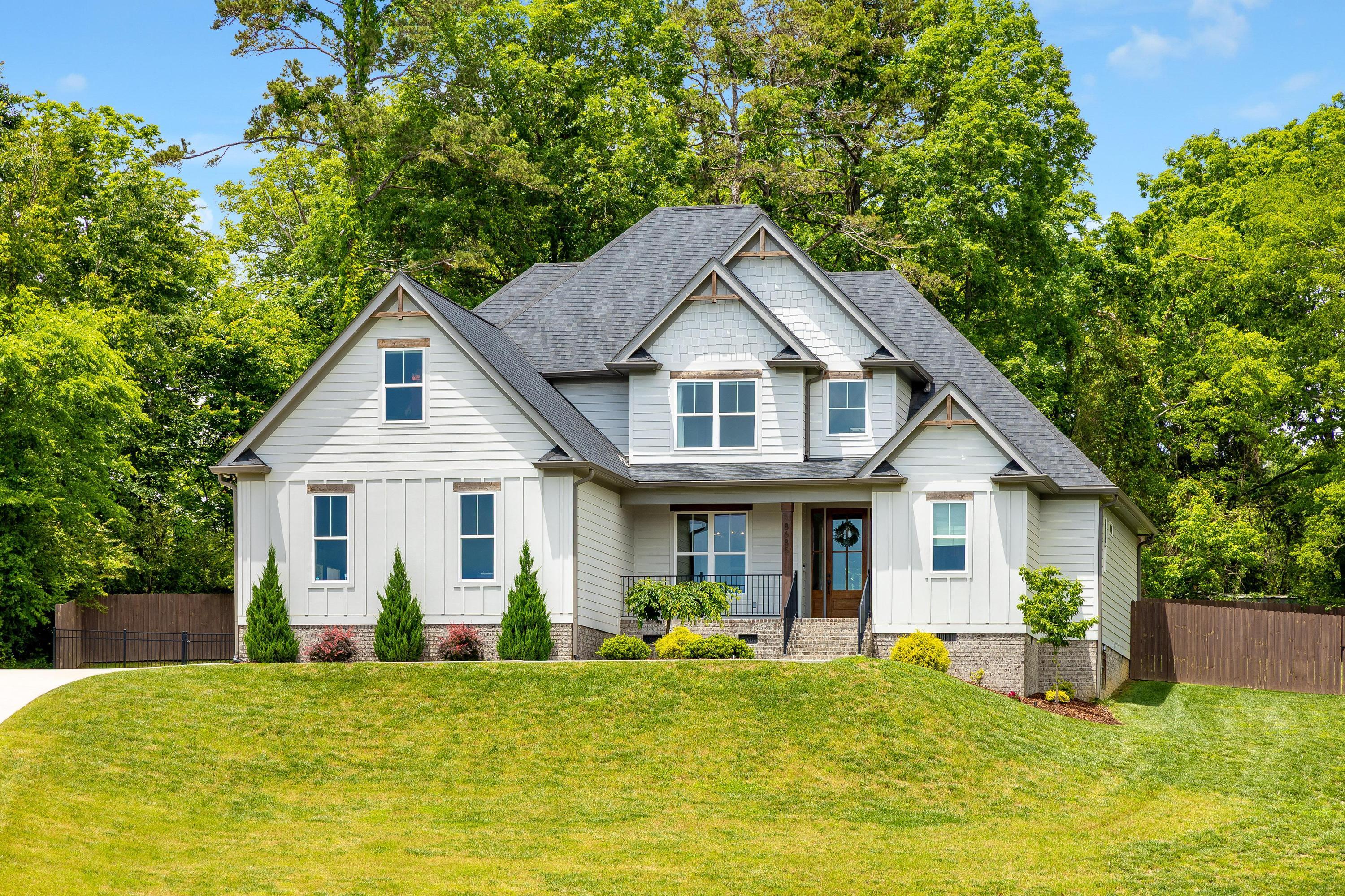 8685 Woodbury Acre Court