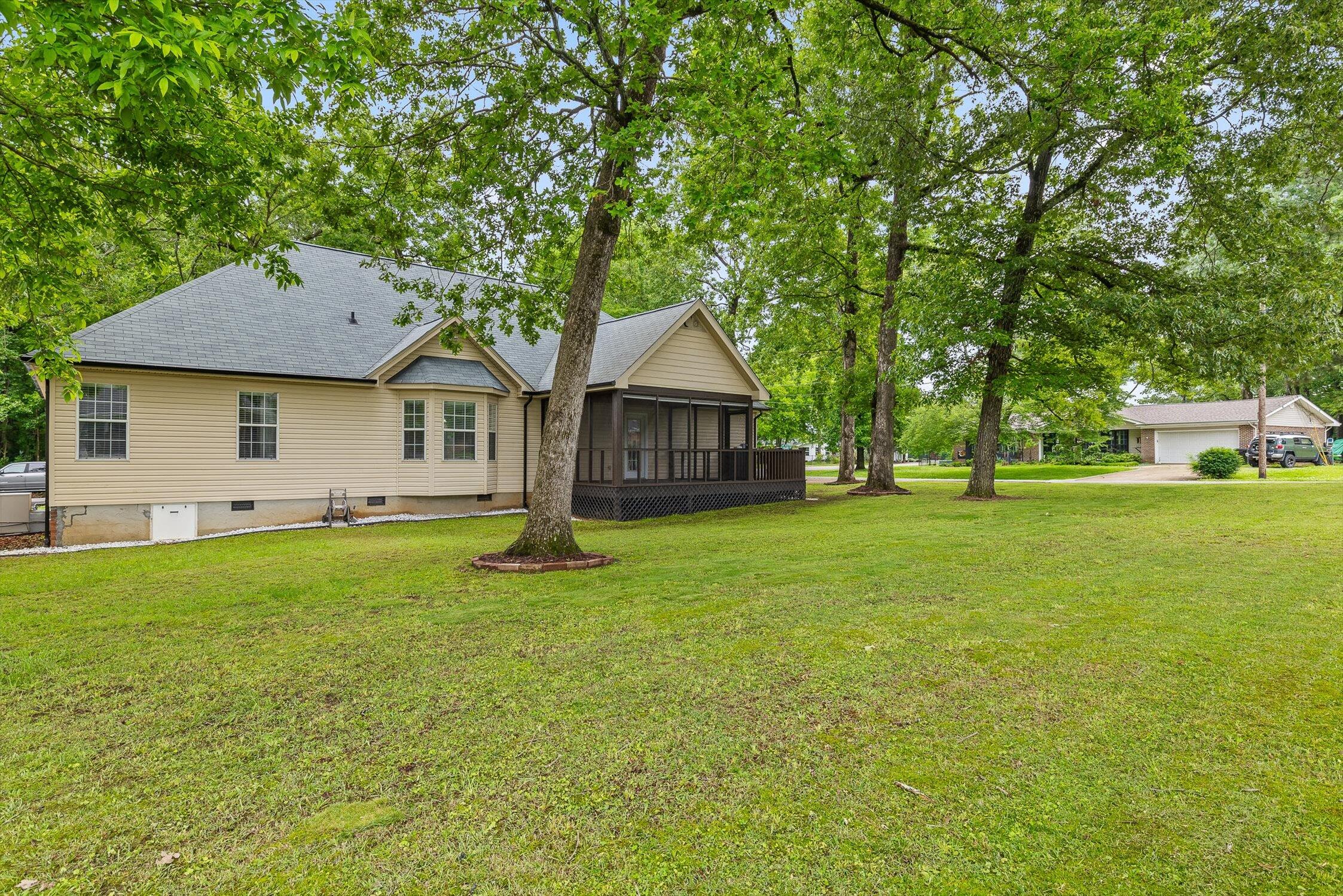 8225 W Lakeside Circle