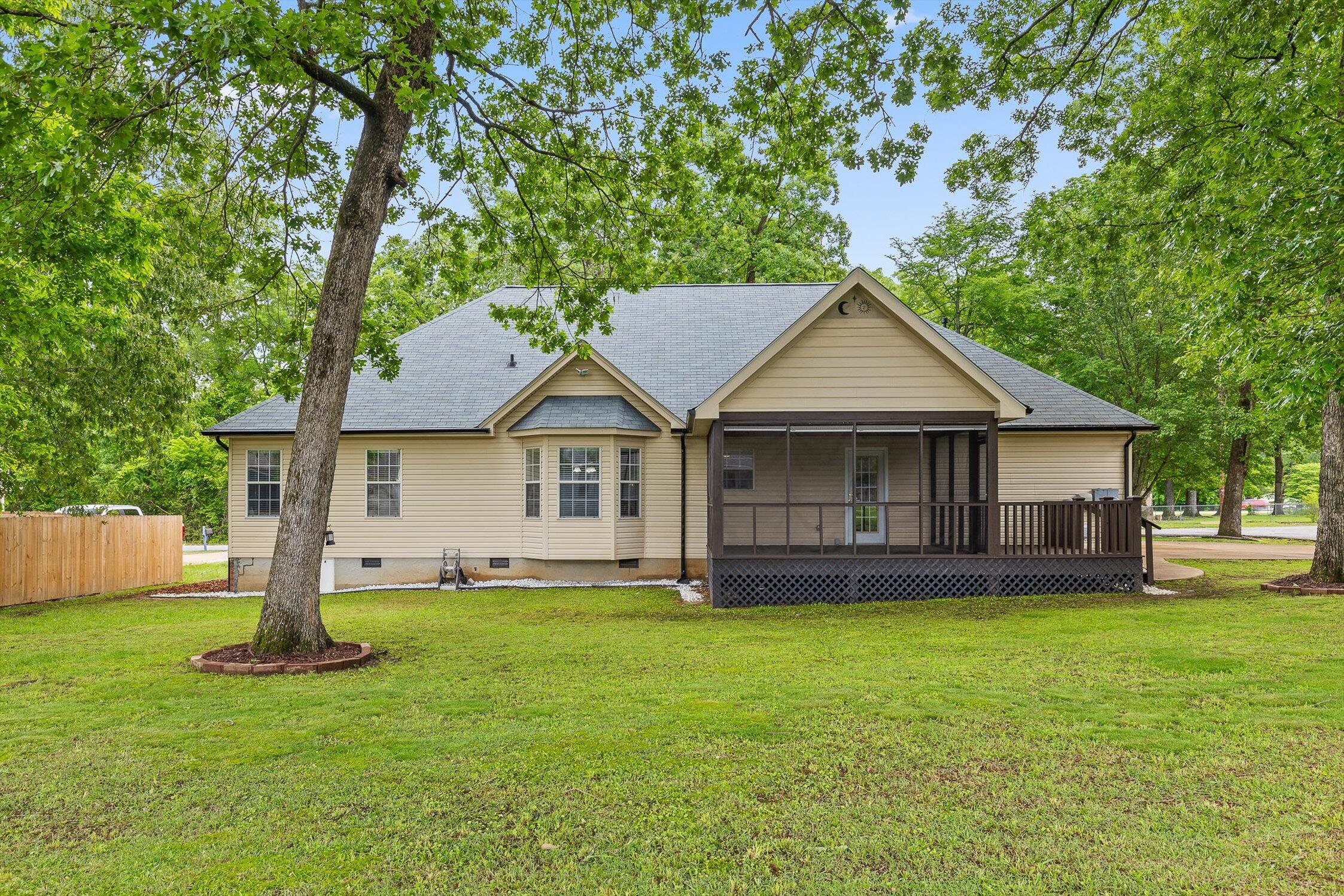 8225 W Lakeside Circle