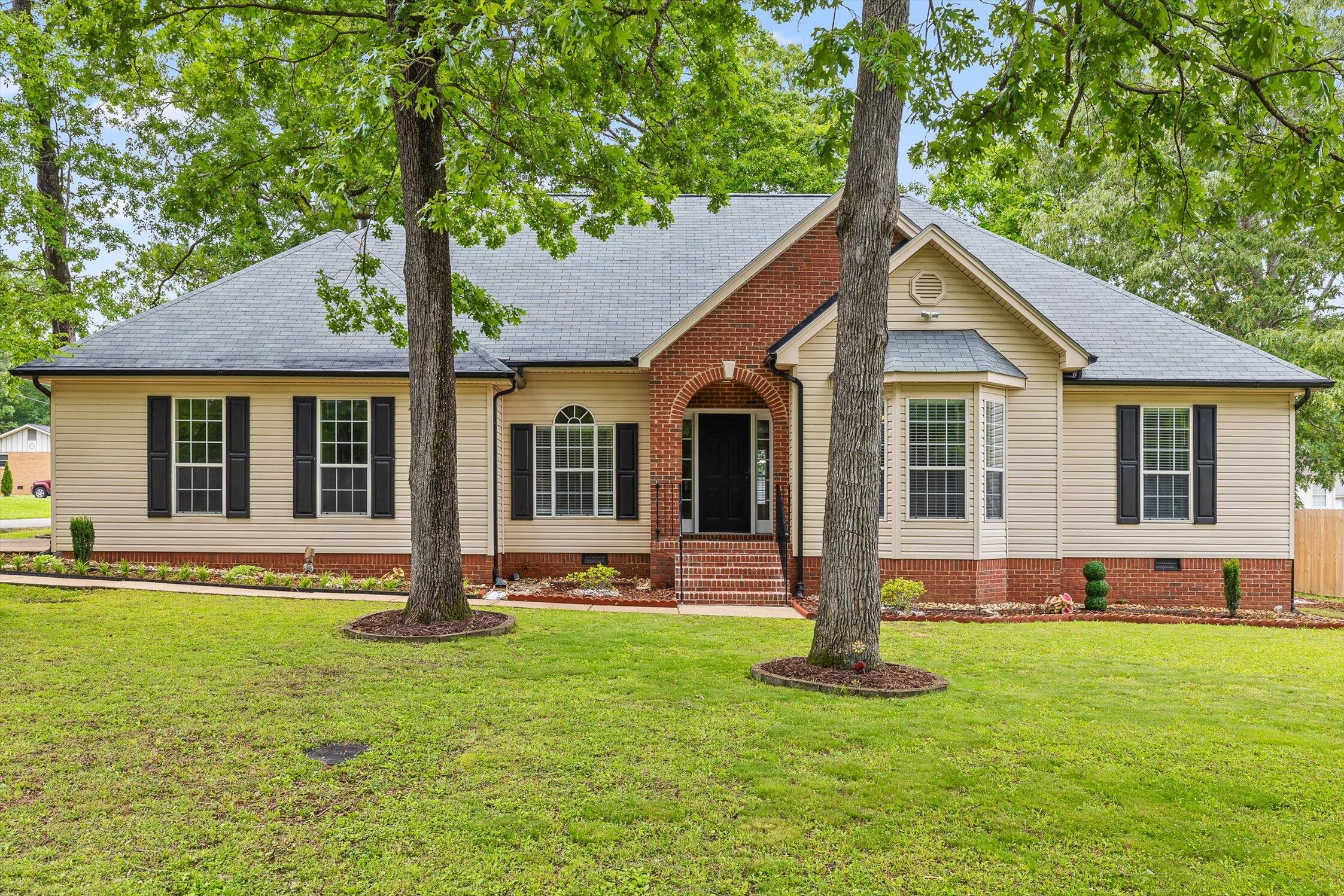 8225 W Lakeside Circle