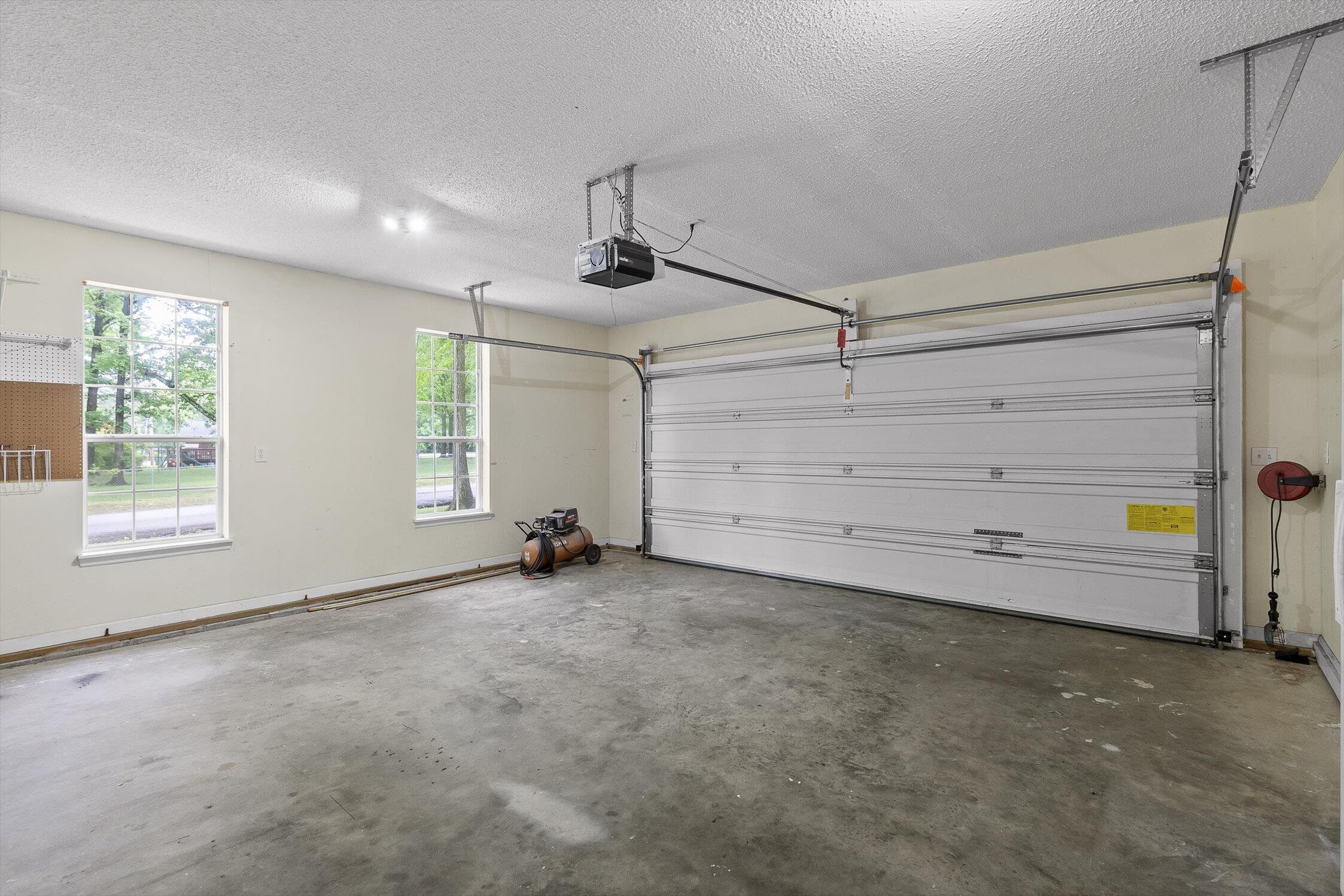 8225 W Lakeside Circle