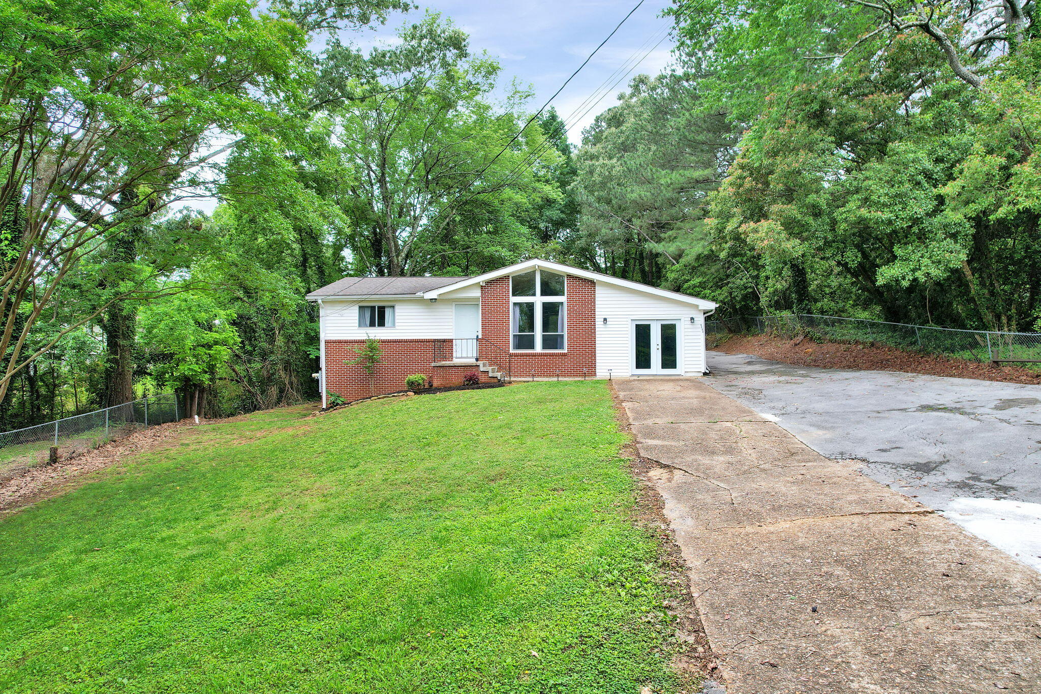 6568 Barnie Fay Lane