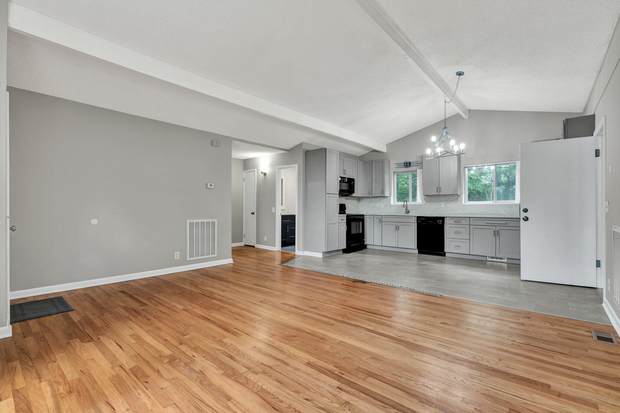 6568 Barnie Fay Lane