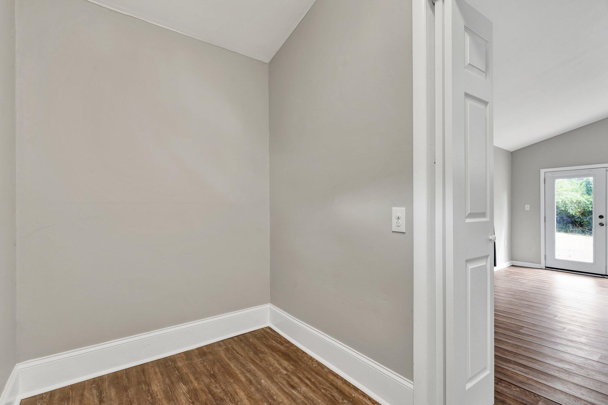 6568 Barnie Fay Lane