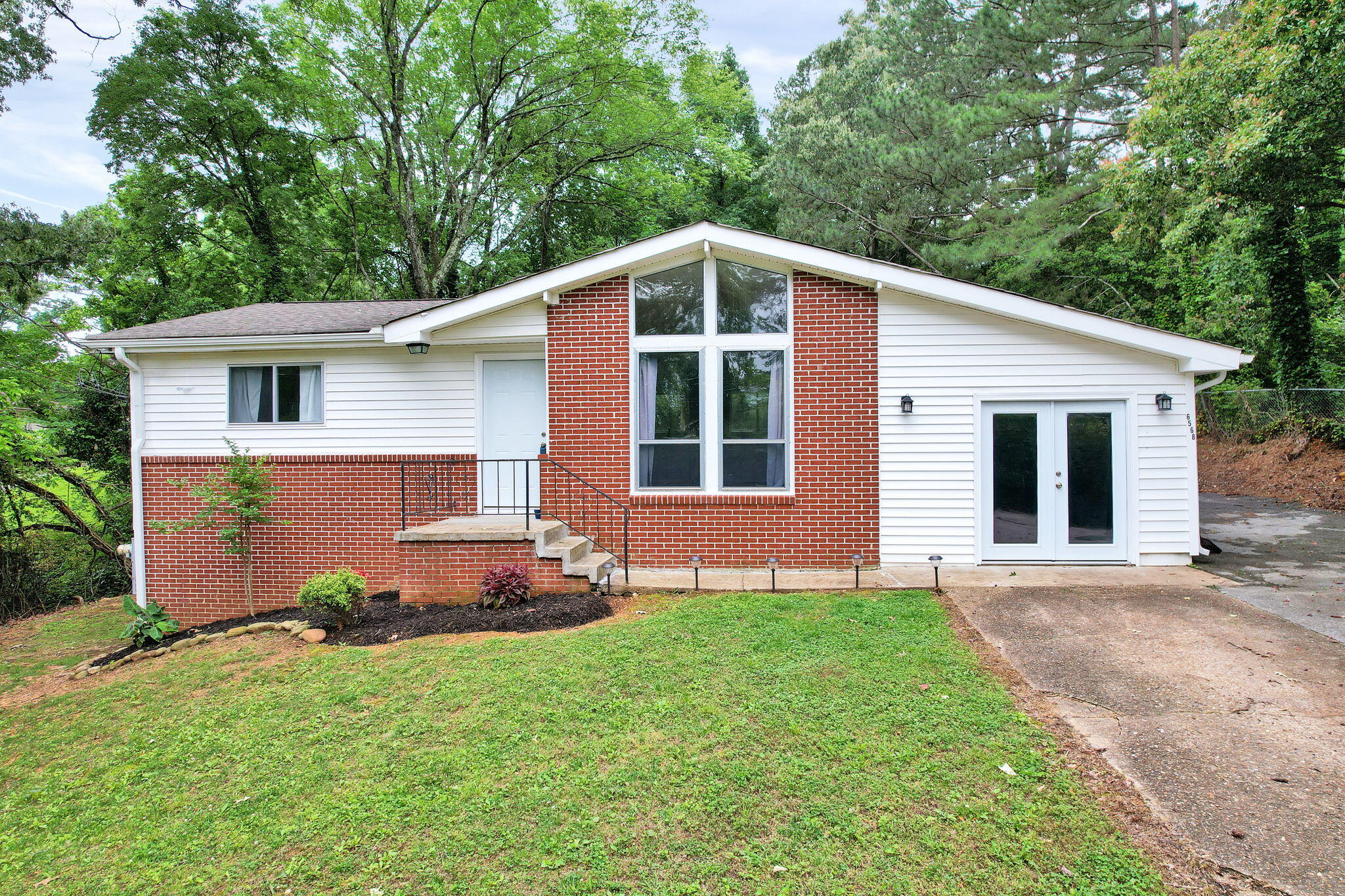 6568 Barnie Fay Lane