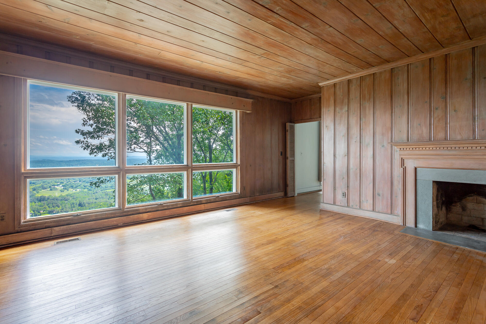 1613 Fairy Dell Trail