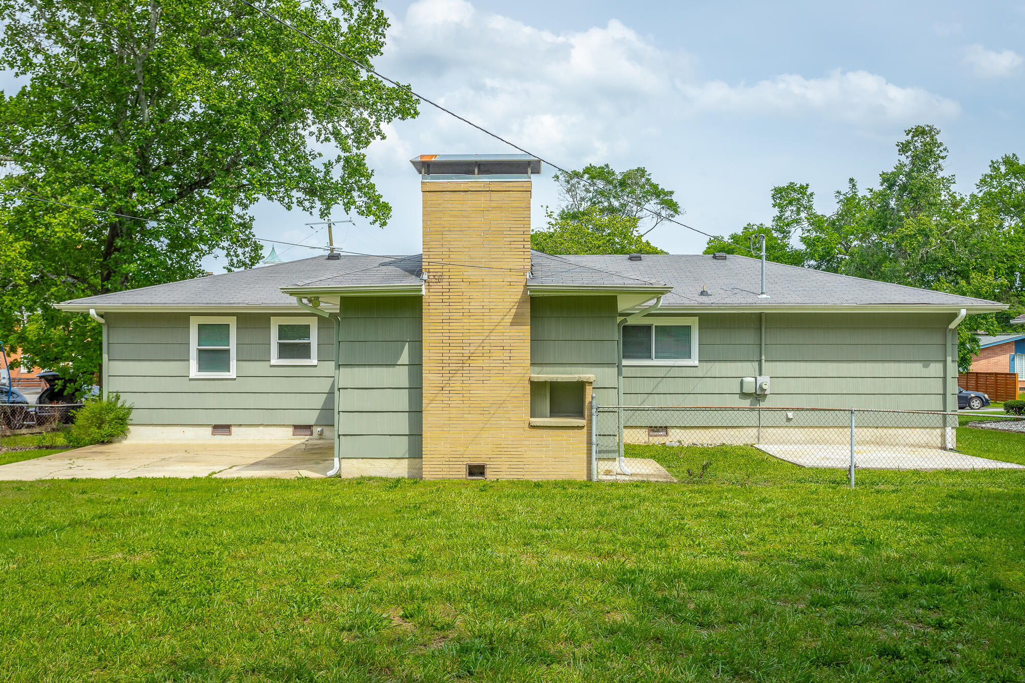 827 Woodmore Circle