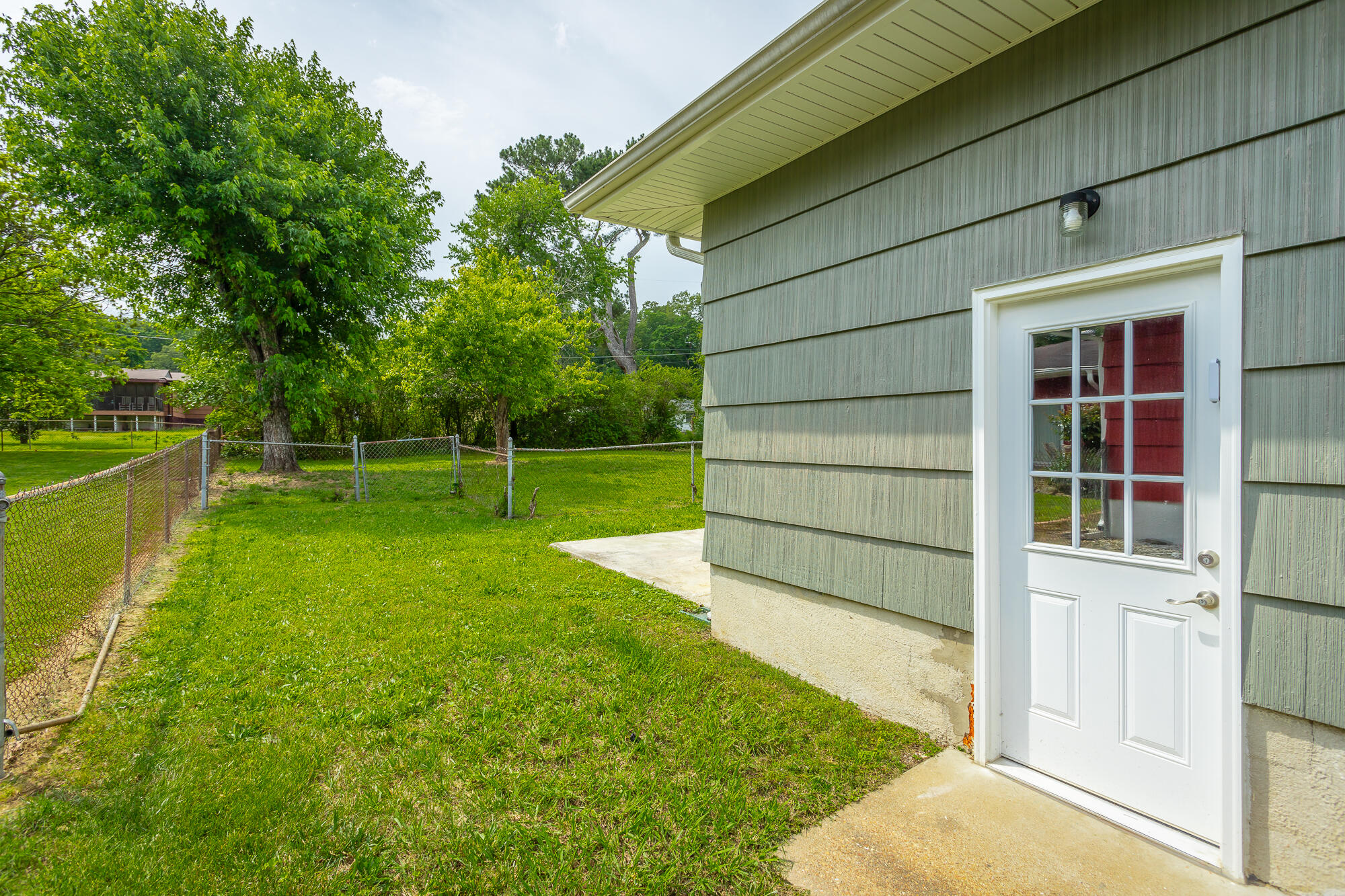 827 Woodmore Circle
