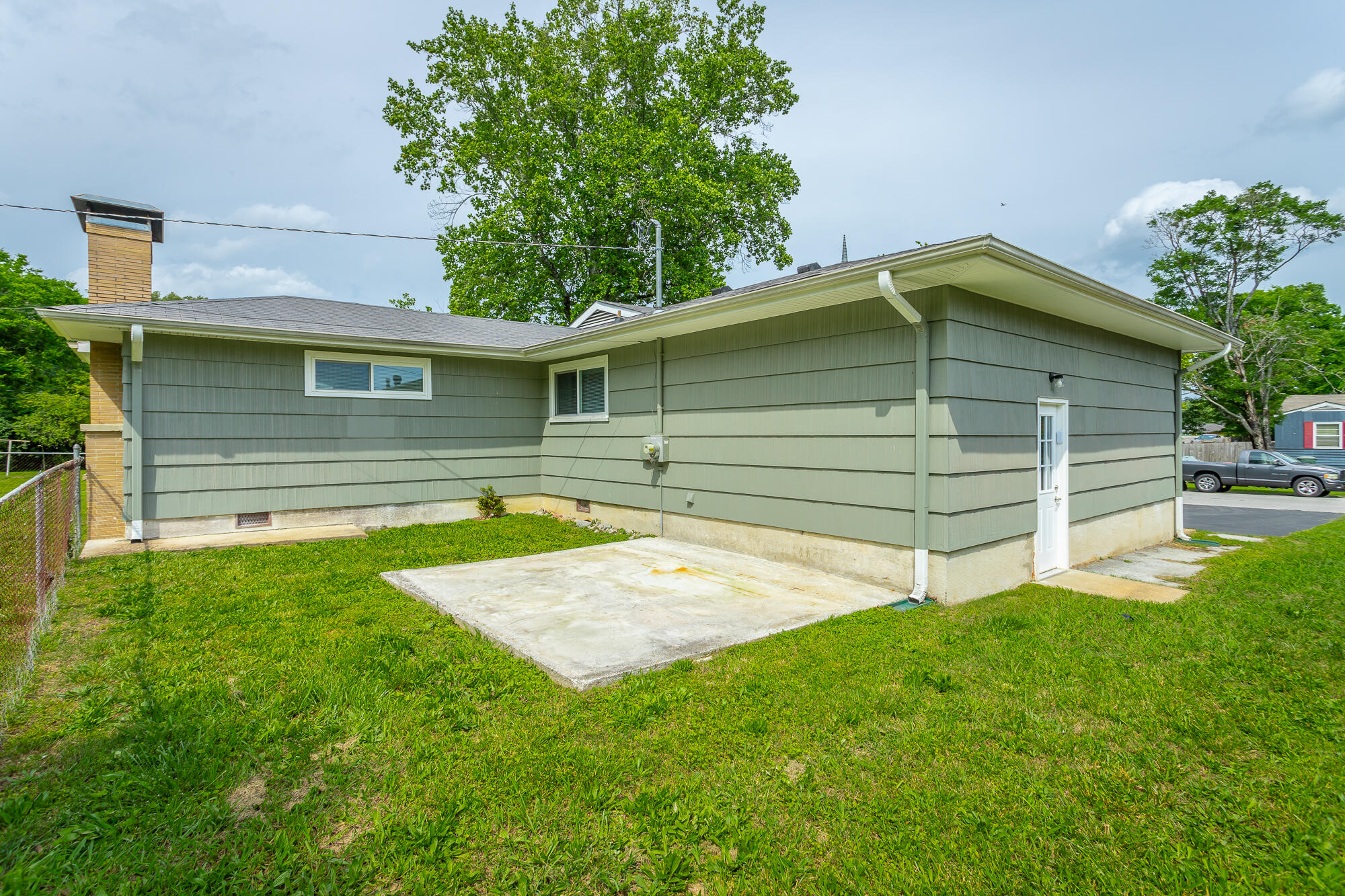 827 Woodmore Circle