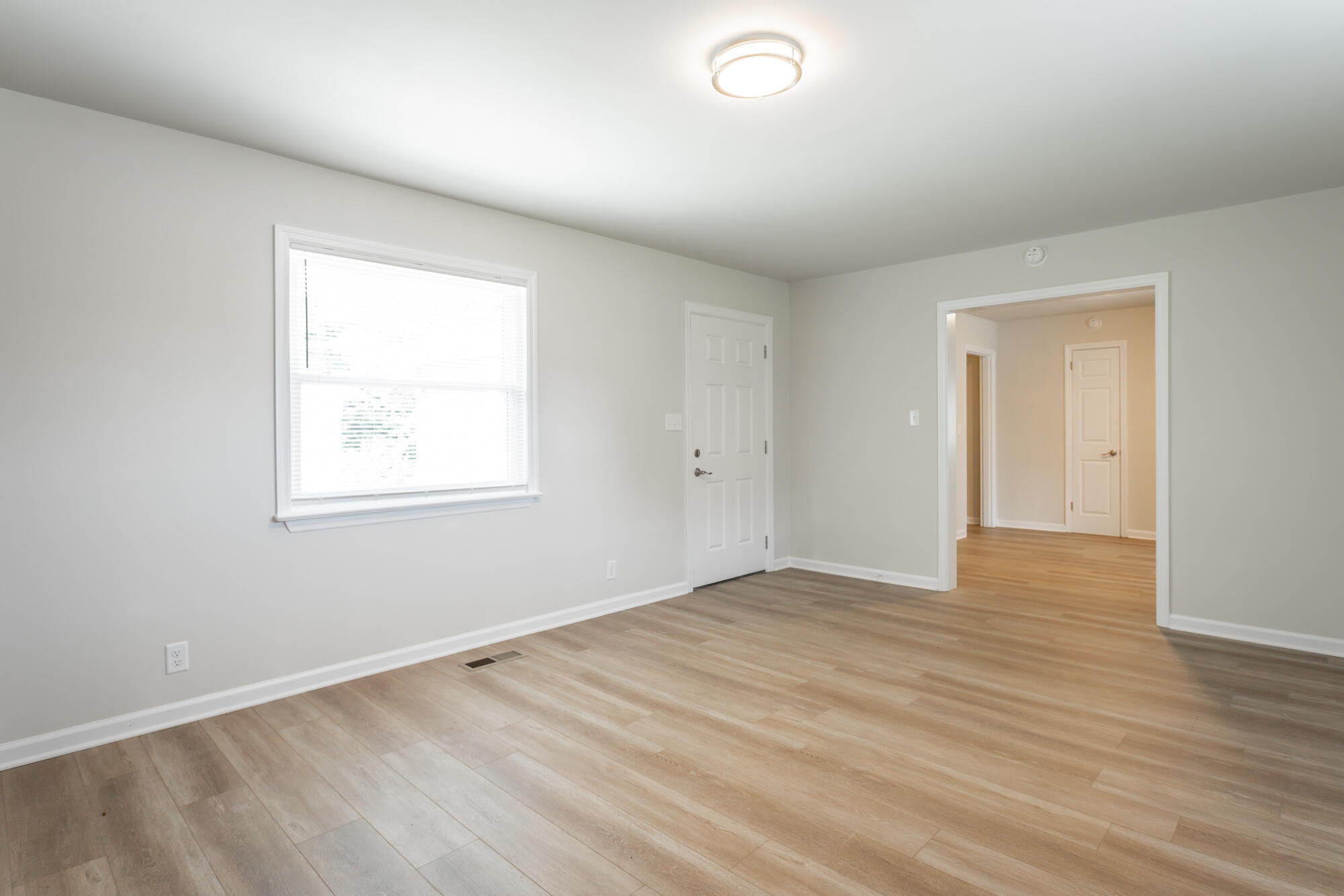 827 Woodmore Circle