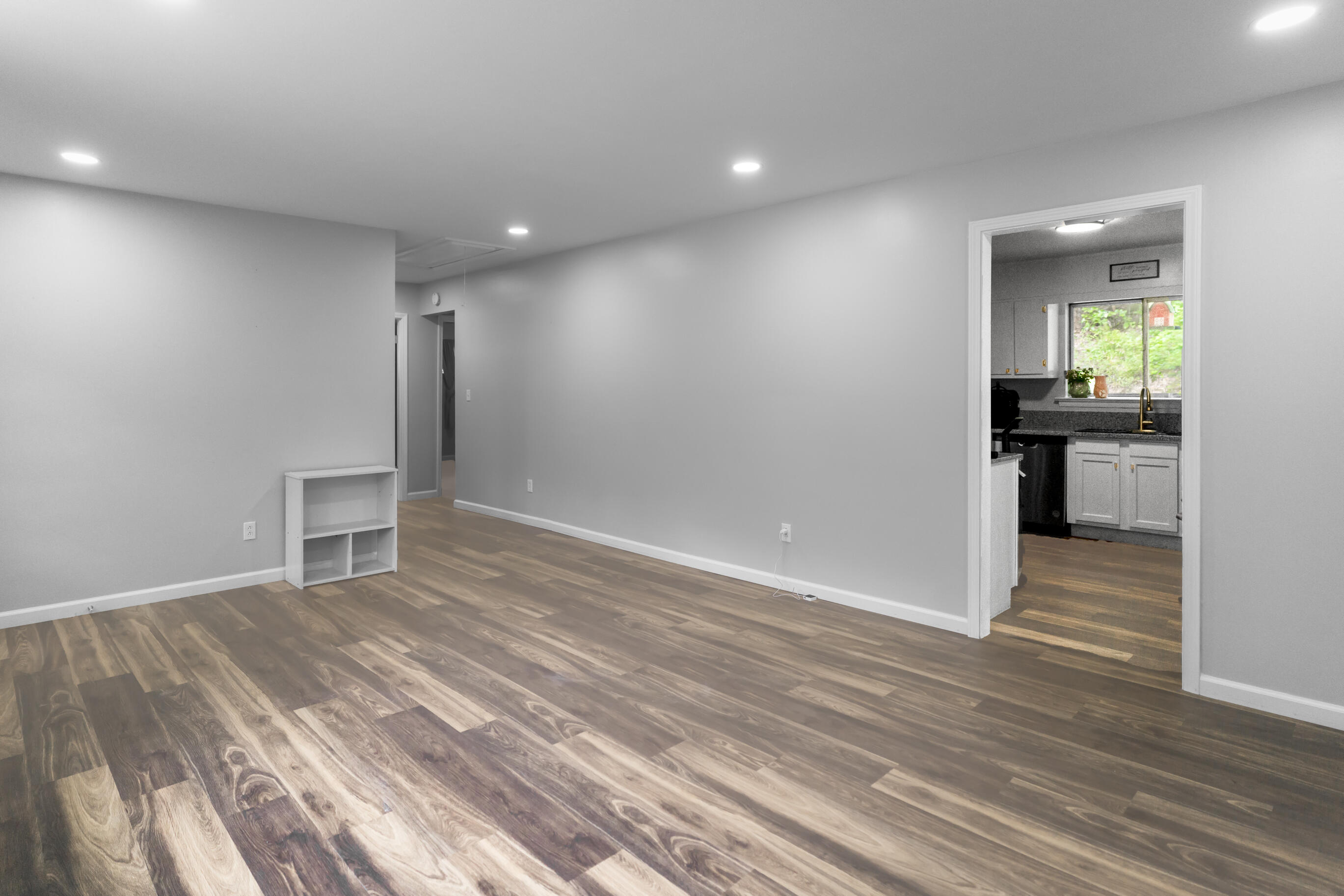 1204 N Long Hollow Road