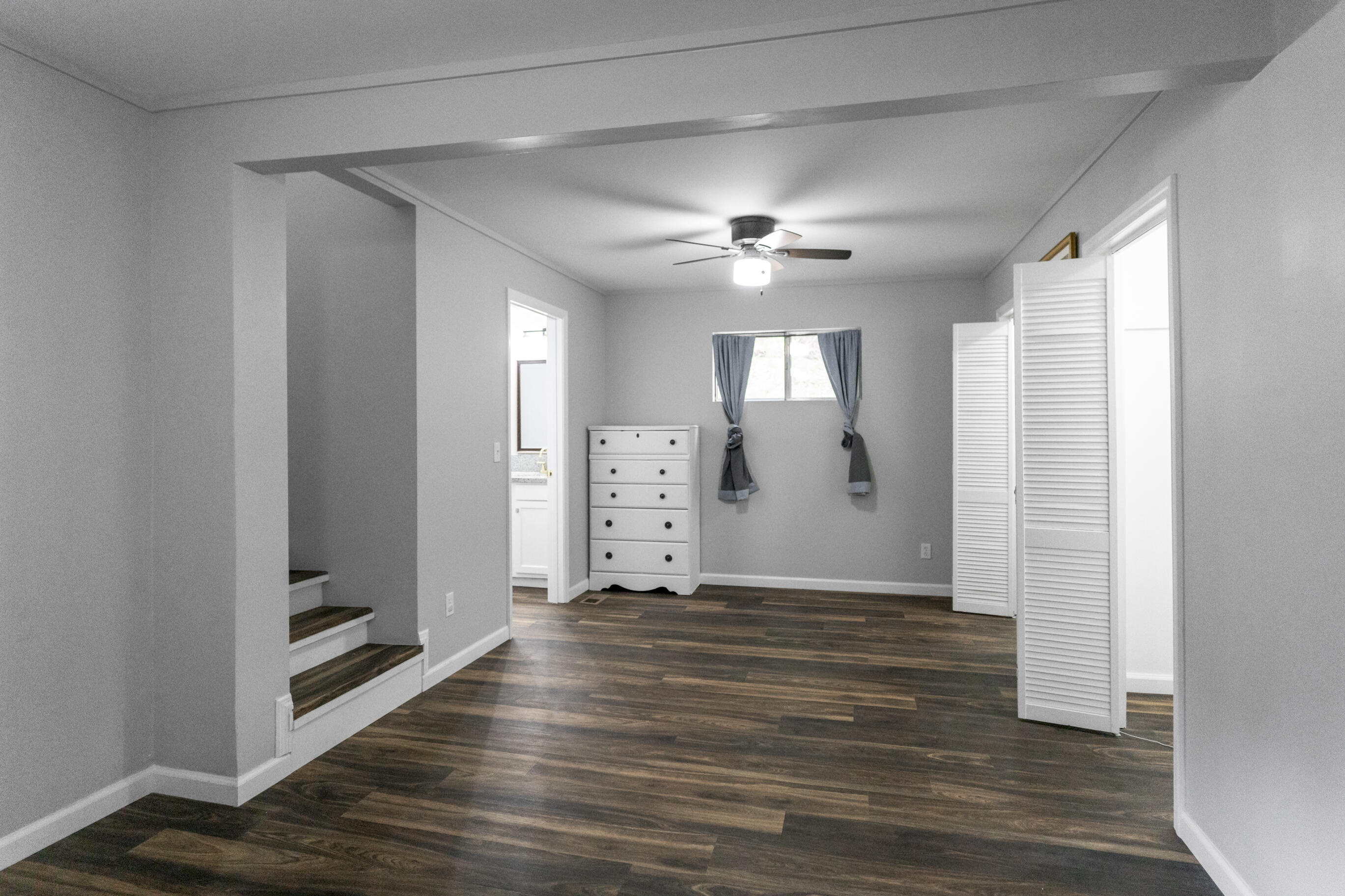 1204 N Long Hollow Road