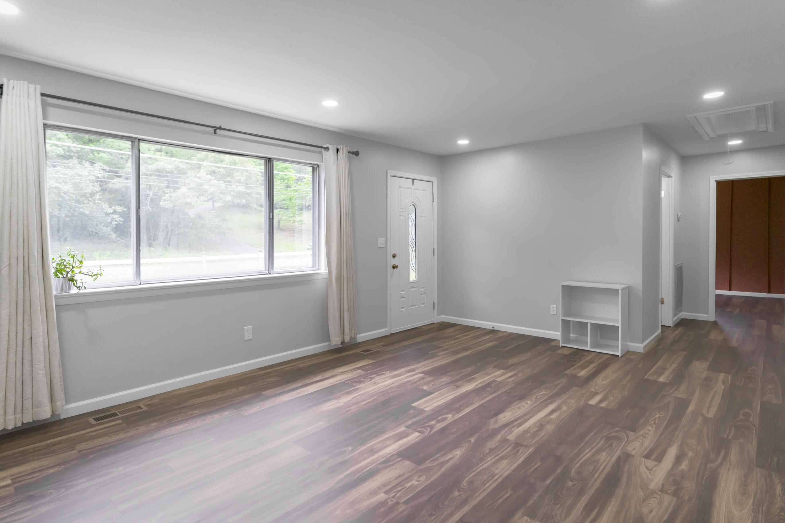 1204 N Long Hollow Road