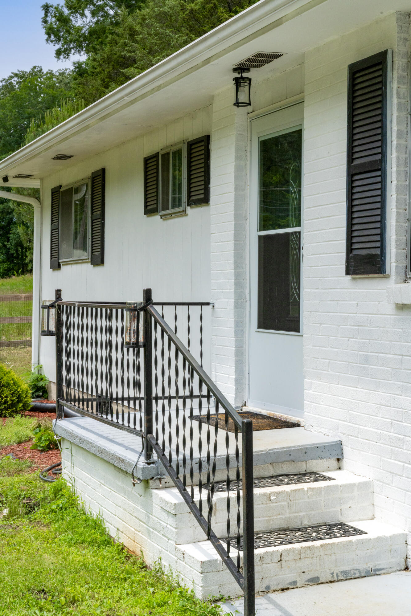 1204 N Long Hollow Road