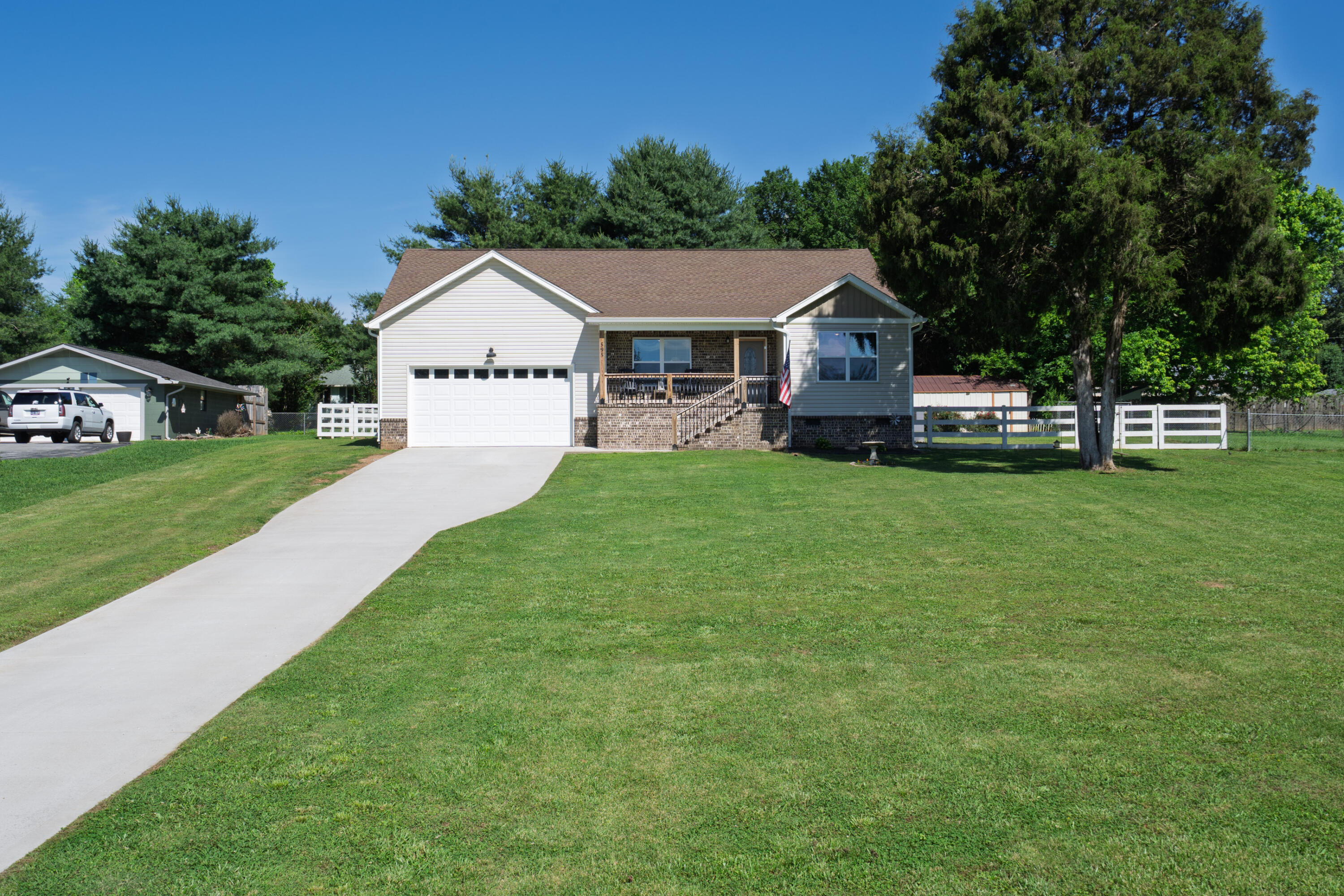 595 New Union Circle