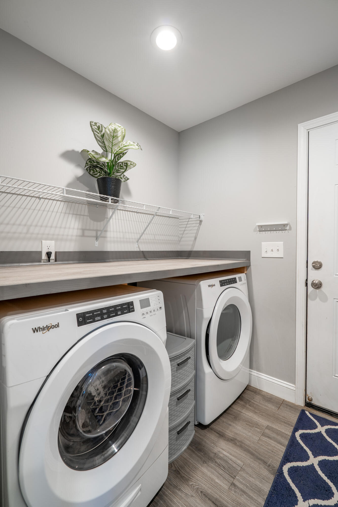 595 New Union Circle