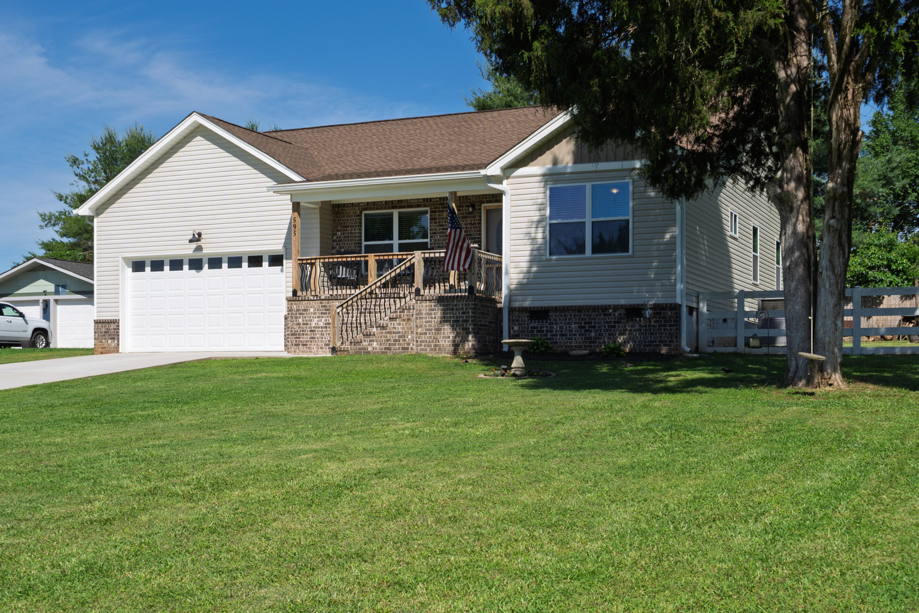 595 New Union Circle